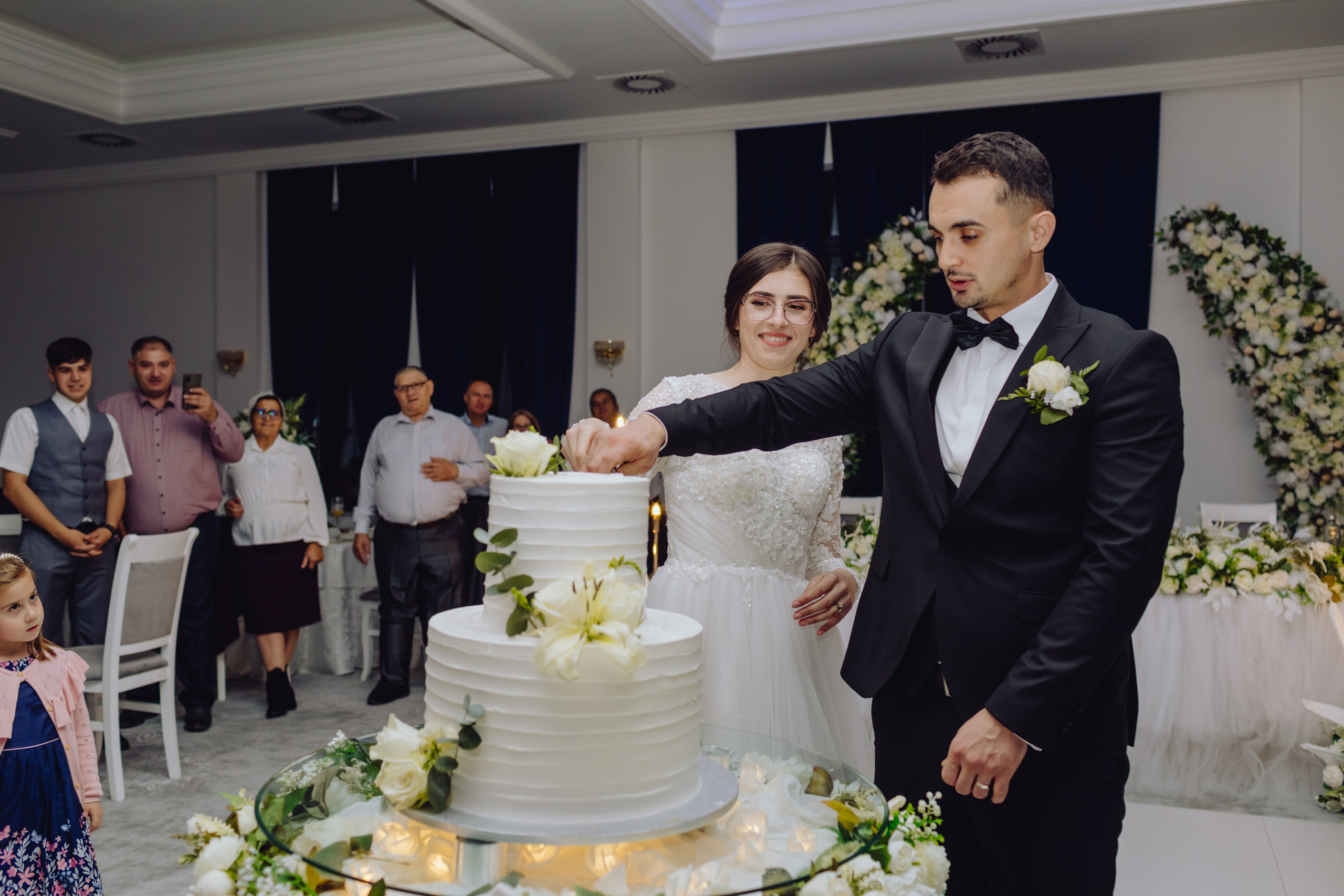 Adi & Angela. Wedding & couple photographer from Romania Rut Vetan