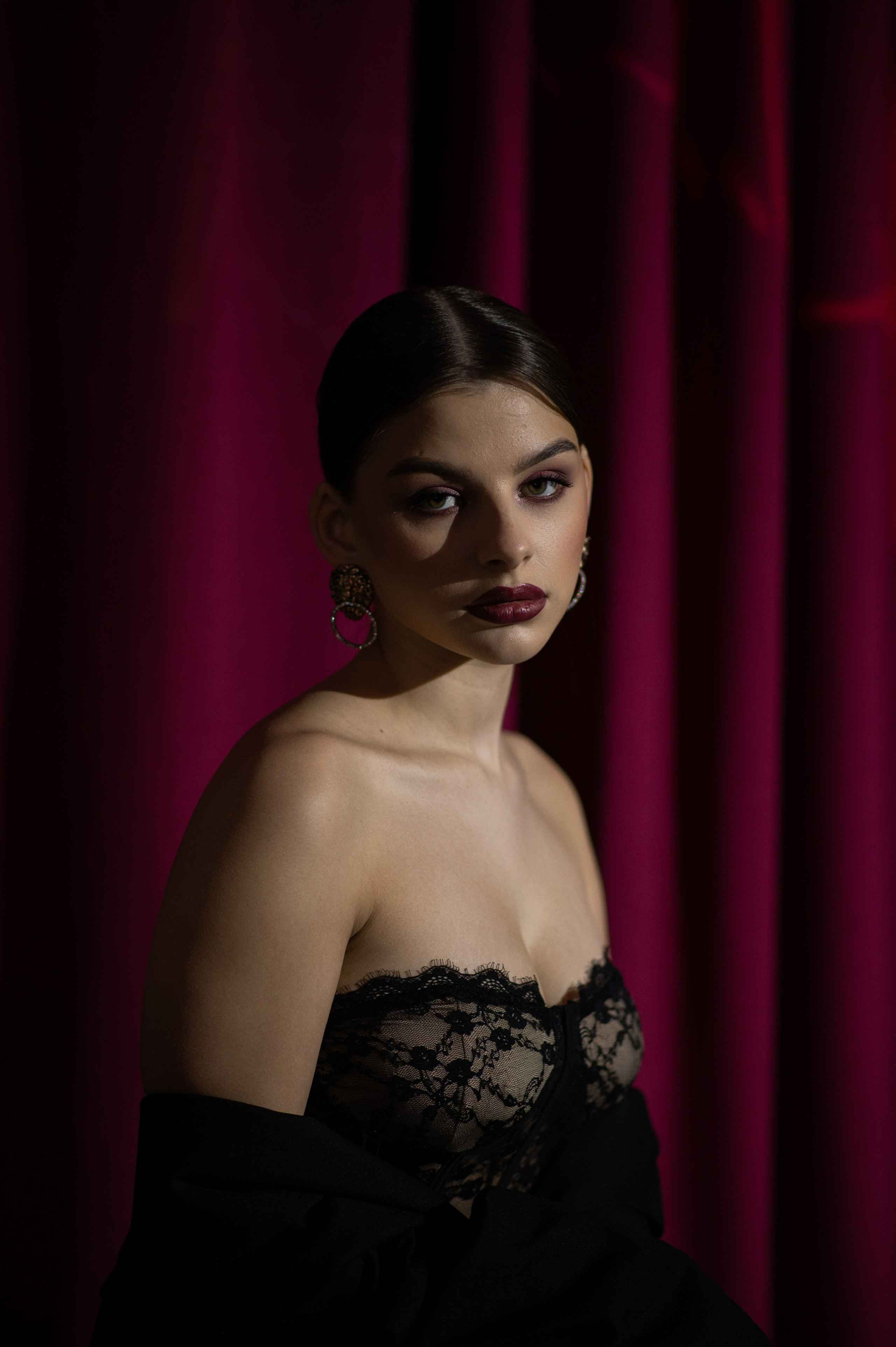 RED. Wedding and commercial photographer