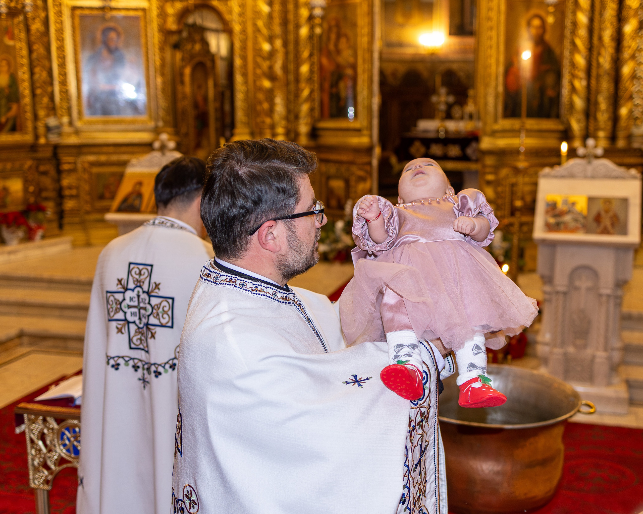 Roua-Maria. Fotograf. Lucrez cu oameni, produse și spații. Portret și fotografie creativă. Bacău, România. Lidia Savinoiu
