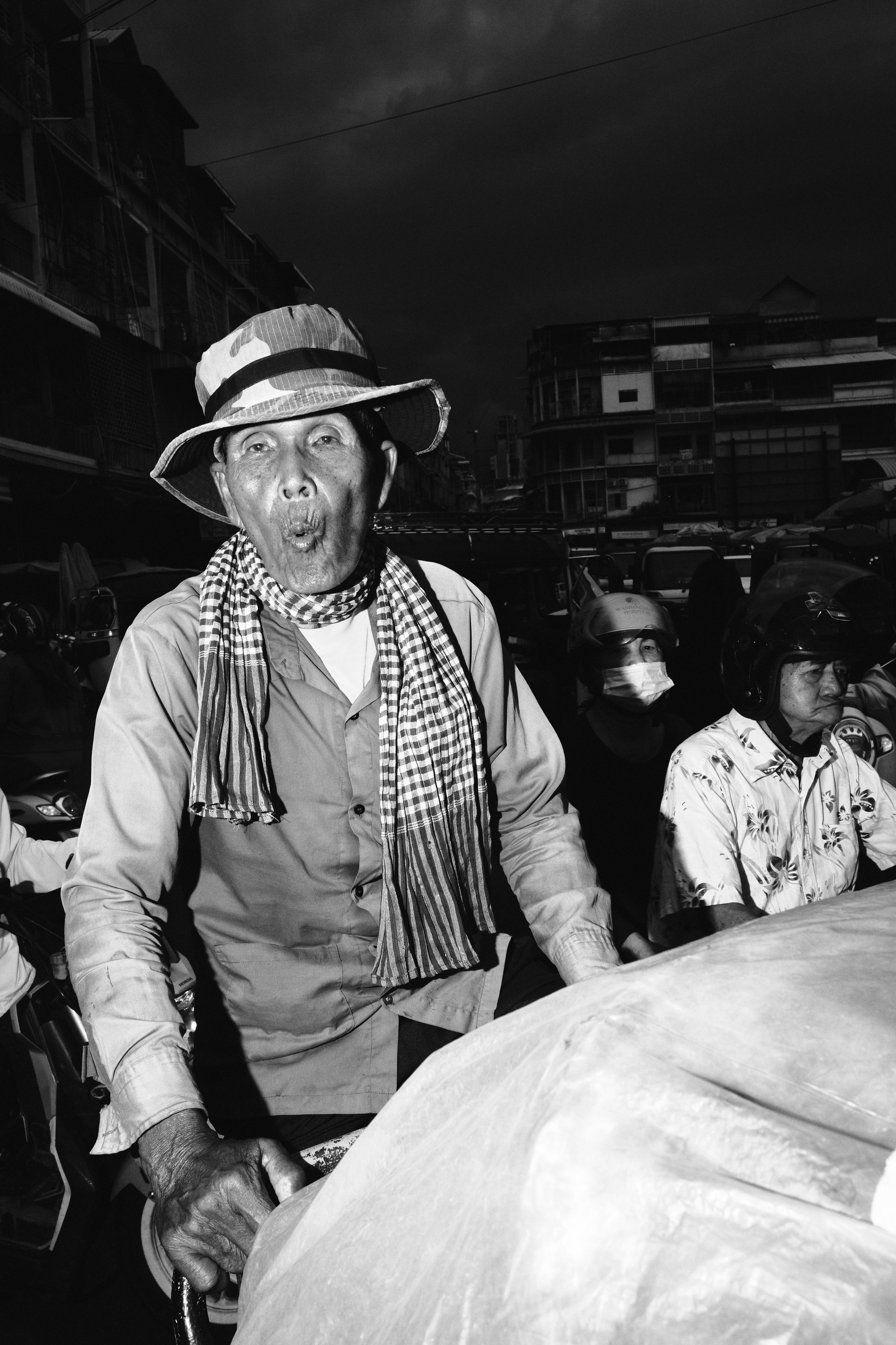 Street. Petr Nabutov. Portrait photography, Cambodia