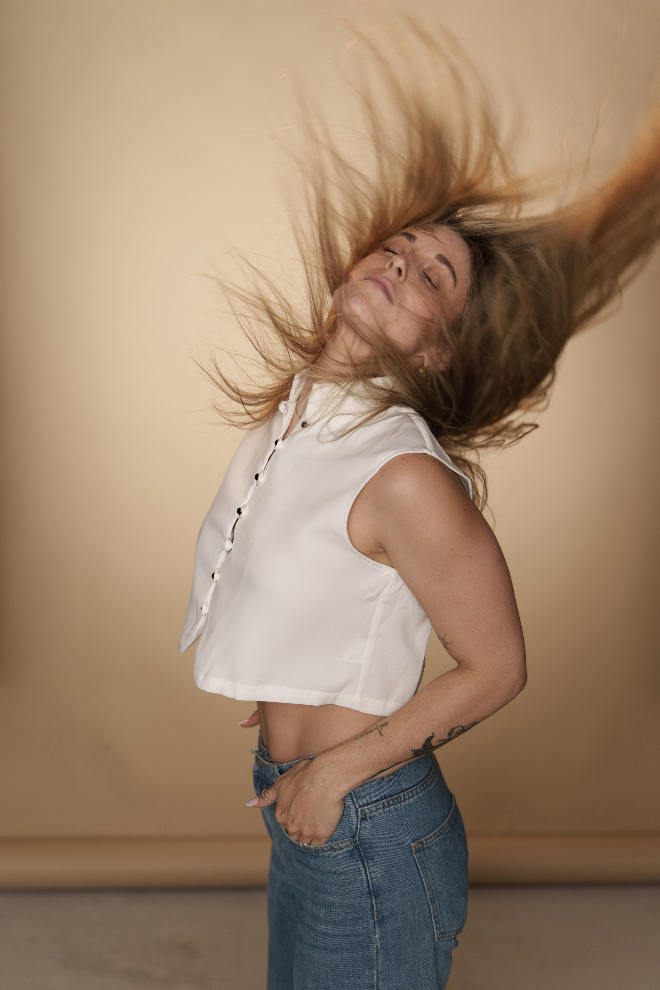 „Kölsch&Shoot“ in Cologne w/ Lisa (Set #3). URBANSTREETFILES.ART