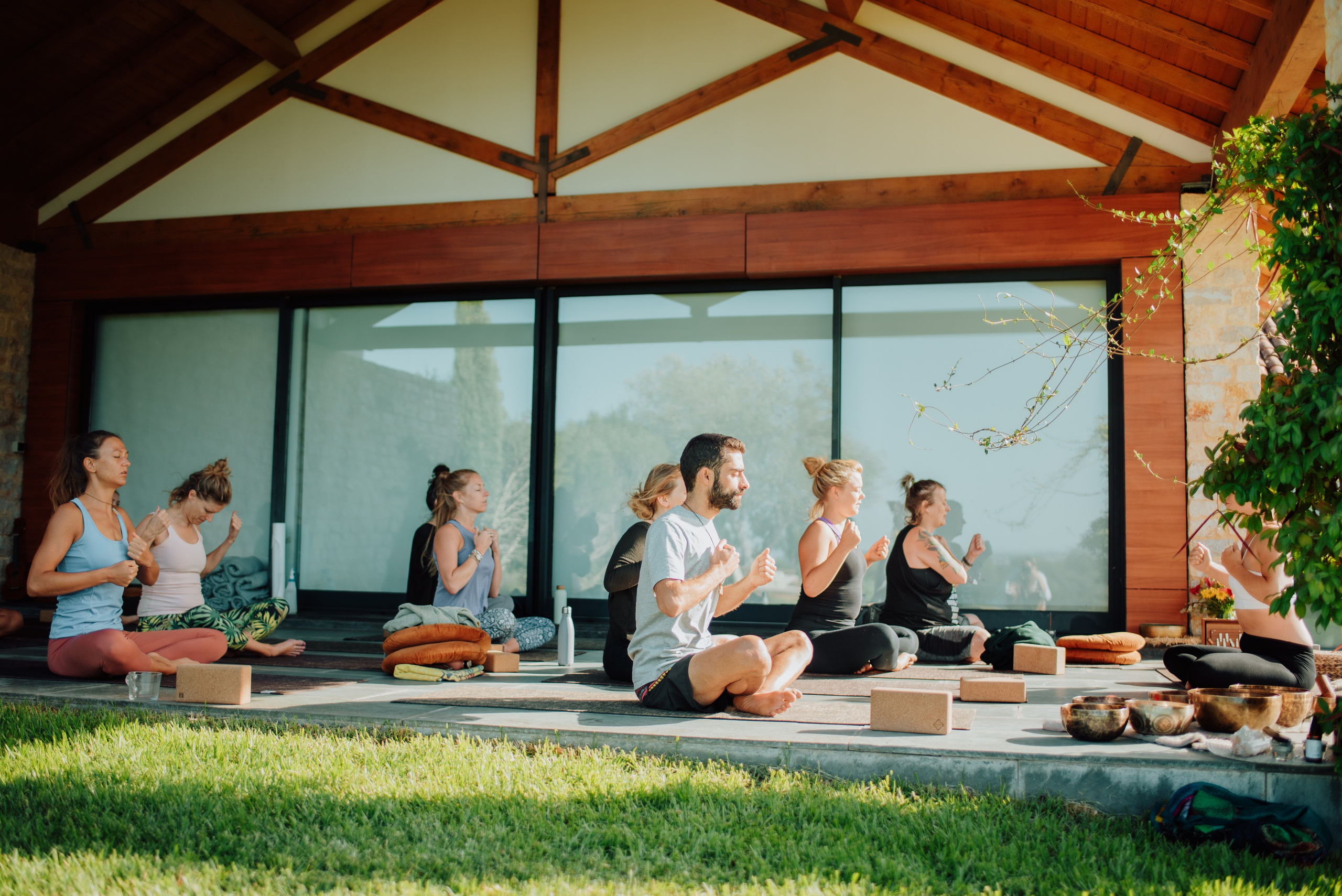YOGA RETREAT PORTUGAL. Lifestyle, wedding and family photographer