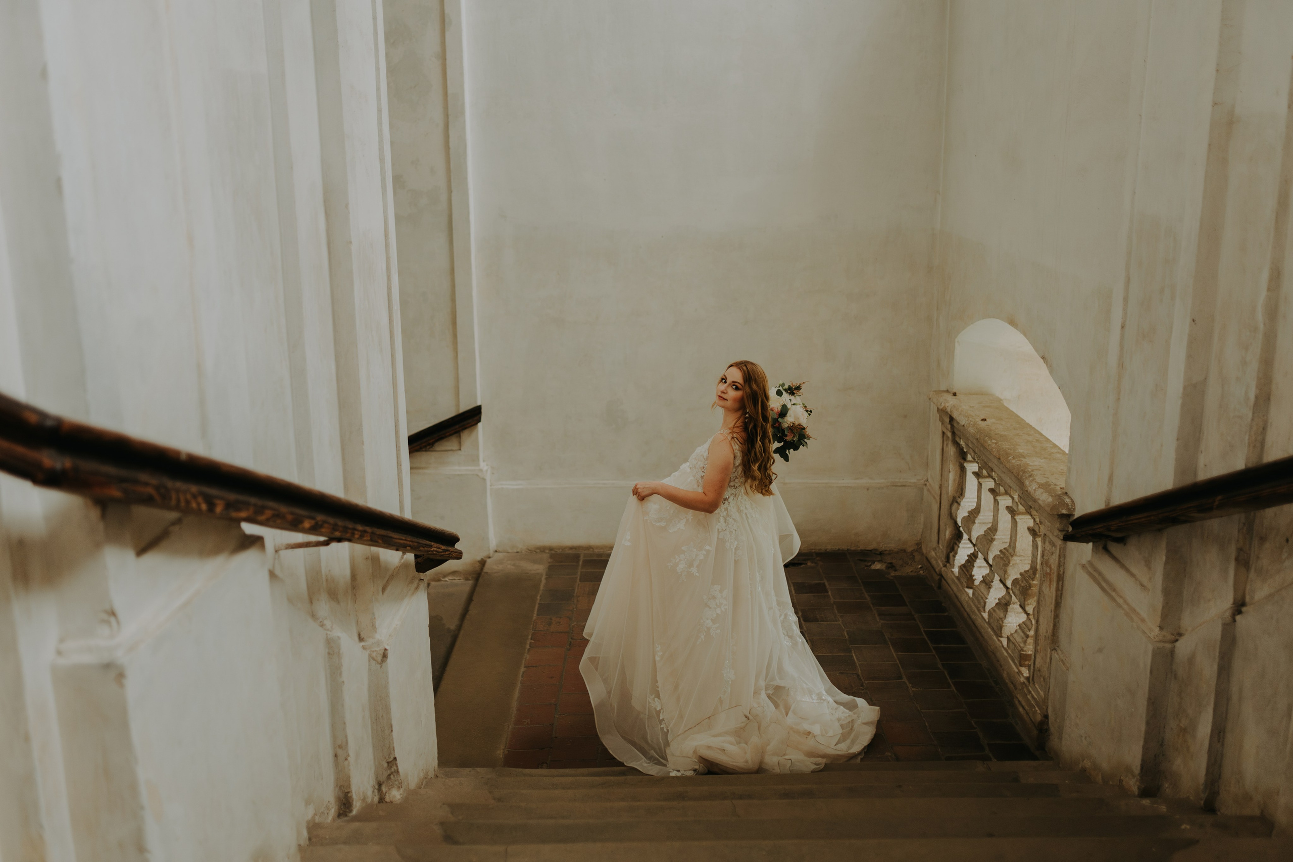 Klasztor Cystersów w Lubiążu: Plener ślubny Oli i Rafała. Fotograf ślubny Śląsk – reportaż ślubny | KarkowskaFoto