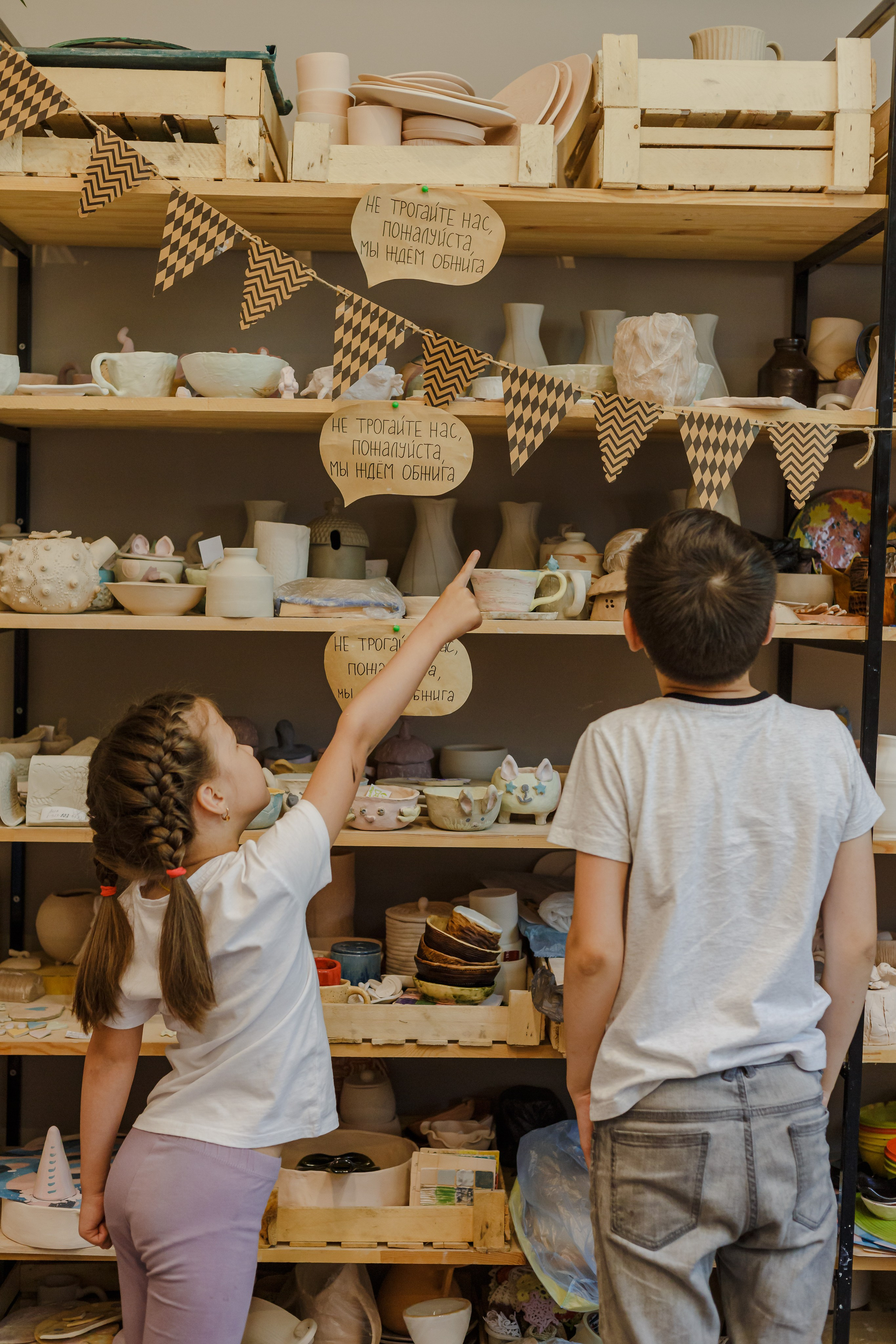 Campamento de verano infantil del taller de cerámica. Fotógrafo de retrato, familia y reportajes en Valencia | España | Europa Vitalii Lumier