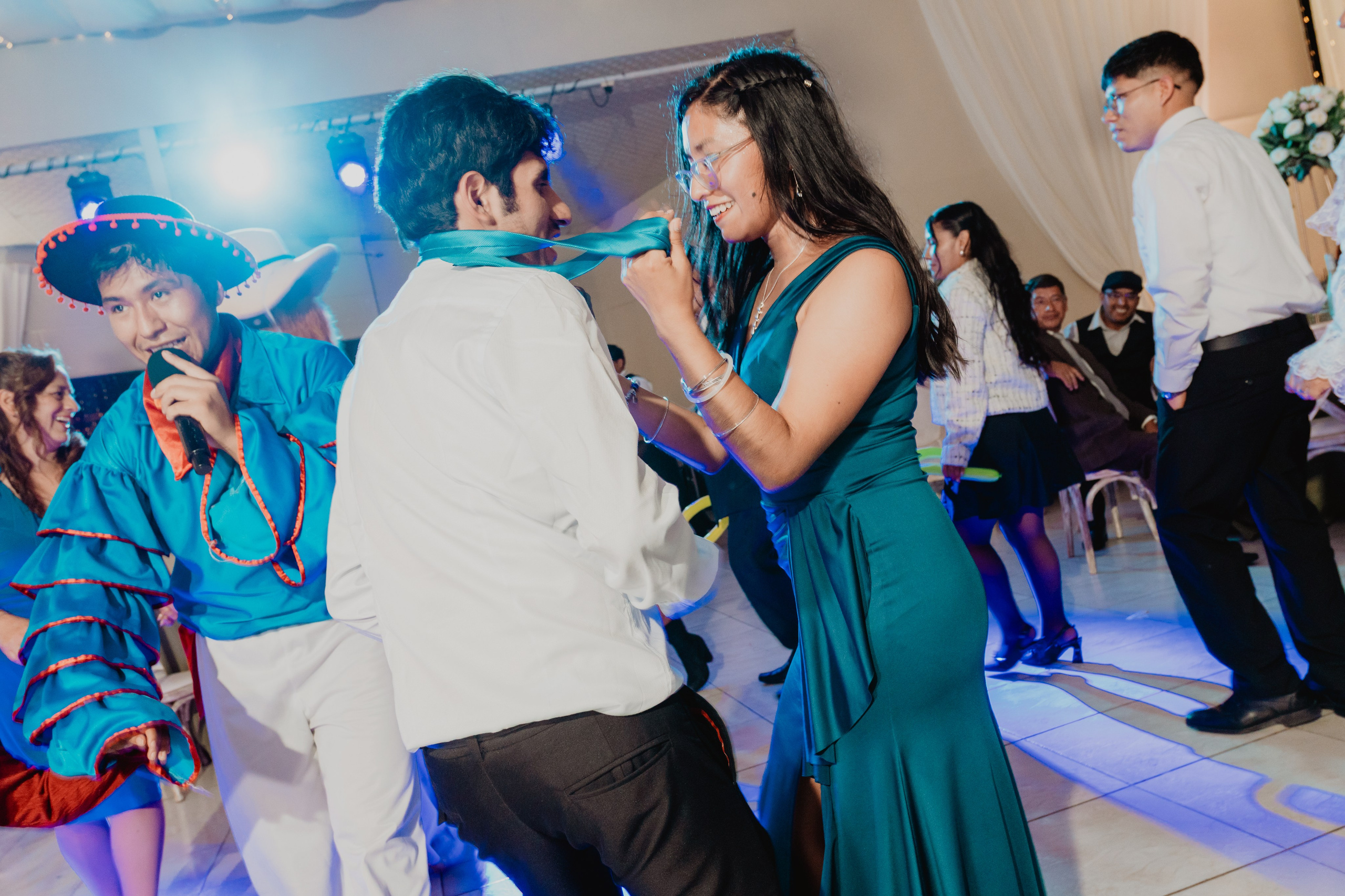 FERNANDO + MARIBEL | BODA RELIGIOSA. Studio KVTA | Fotografía y Video de Bodas en Arequipa