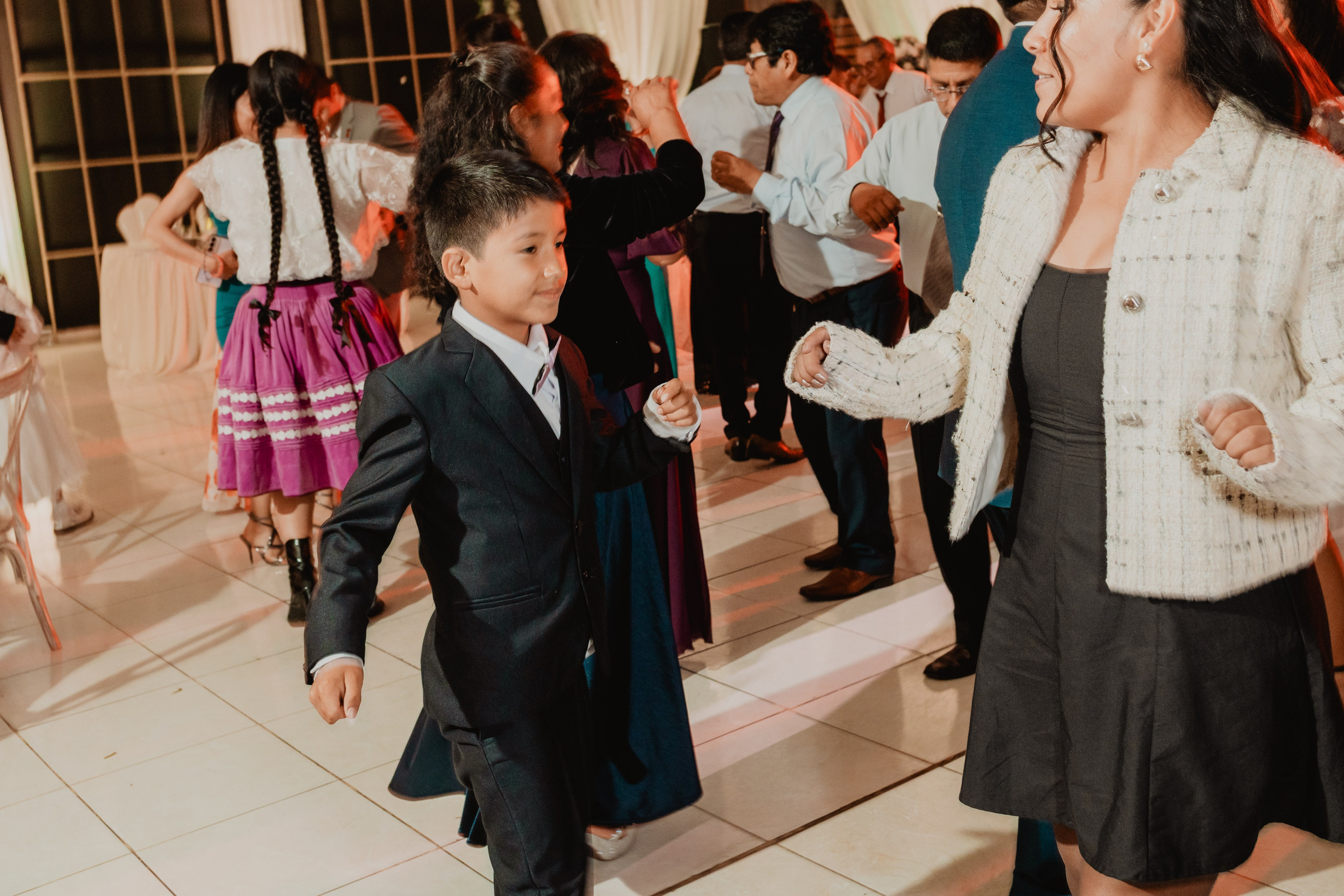 FERNANDO + MARIBEL | BODA RELIGIOSA. Studio KVTA | Fotografía y Video de Bodas en Arequipa