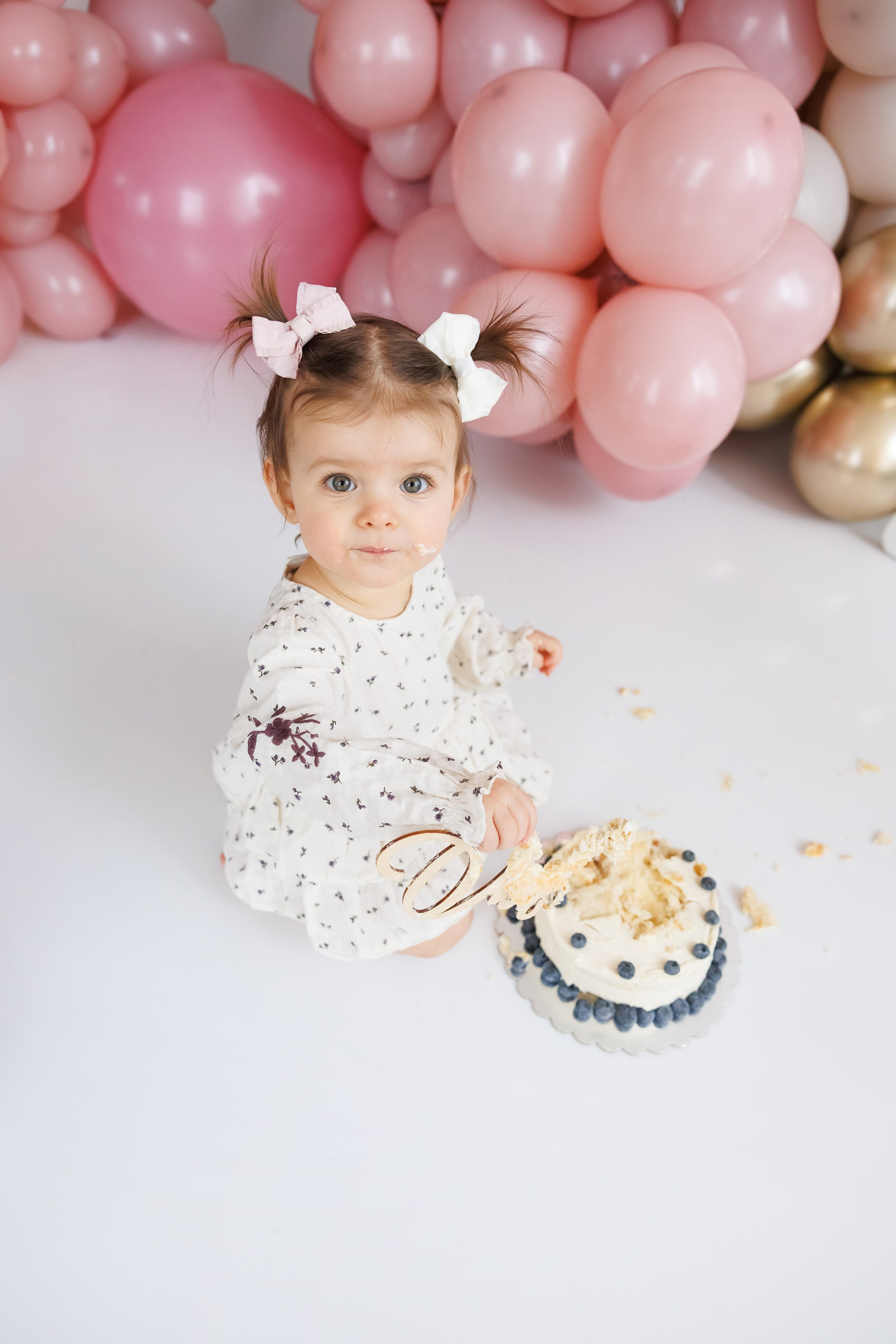 Smash cake. Фотограф Ирина Йотова