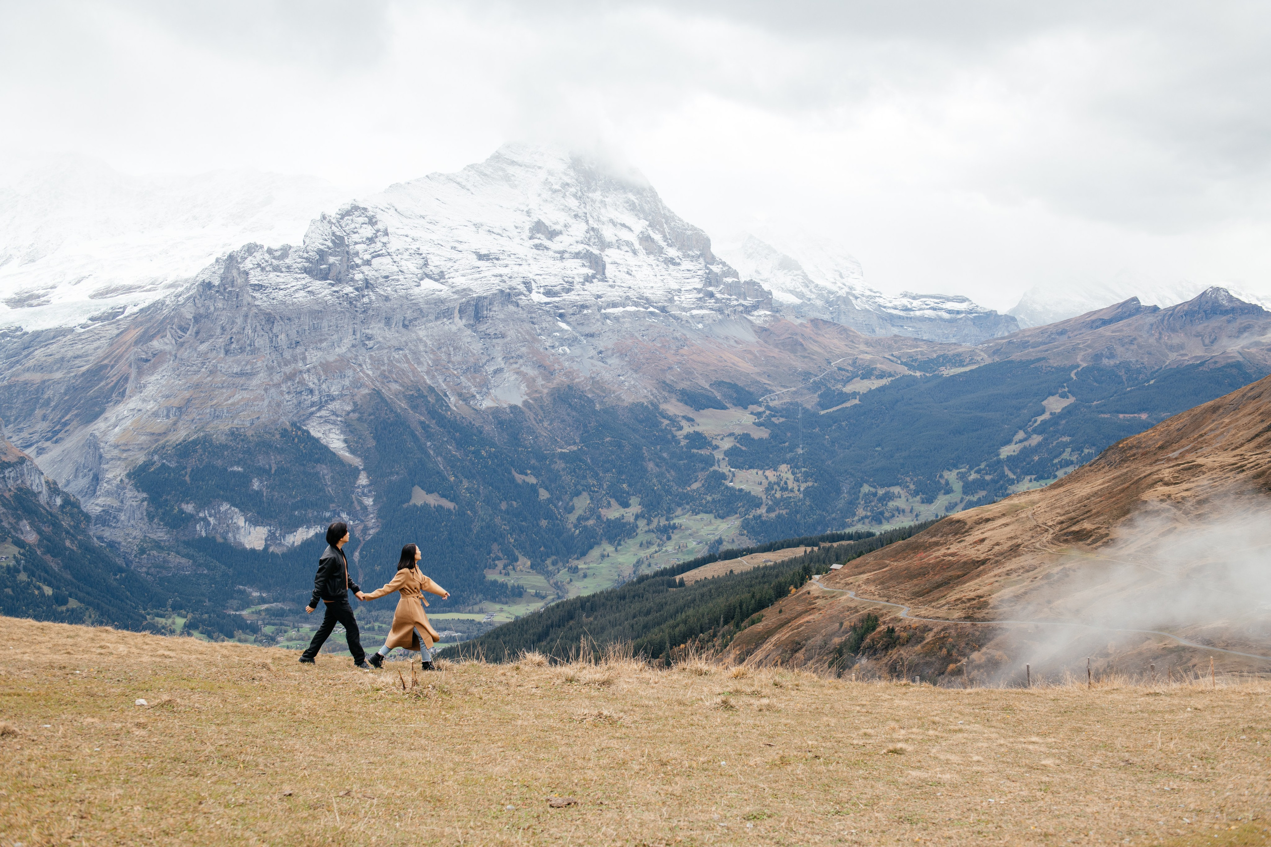 Kaiwen & Xiaoming Grindelwald, Switzerland. I am Elena Altendorfer. Wedding photographer in Zurich and Switzerland