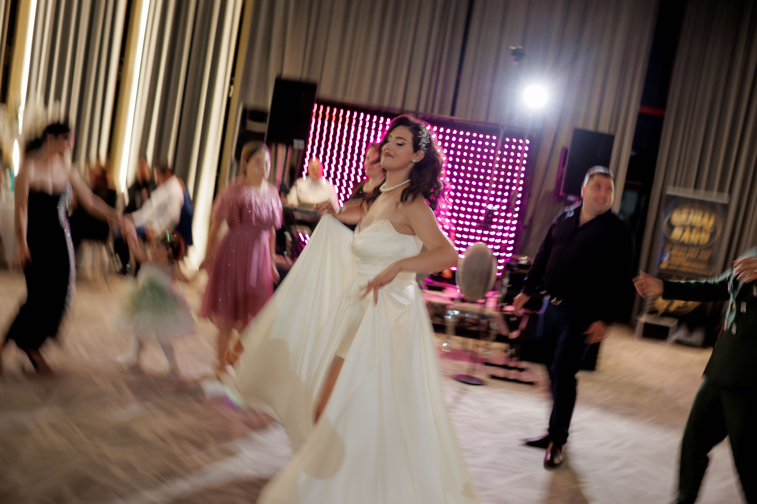 Nunta Nicoleta & Răzvan | Fotografie & Videografie Profesională. Servicii foto-video profesionale, pentru momente de neuitat