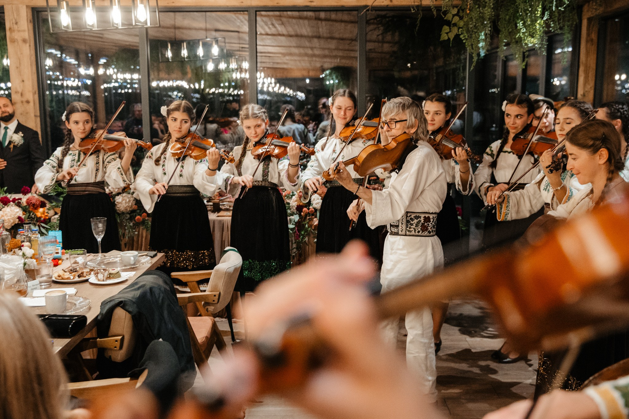 Nunta de Poveste la Sucevița: Cristi și Andreea. Servicii foto-video profesionale, pentru momente de neuitat