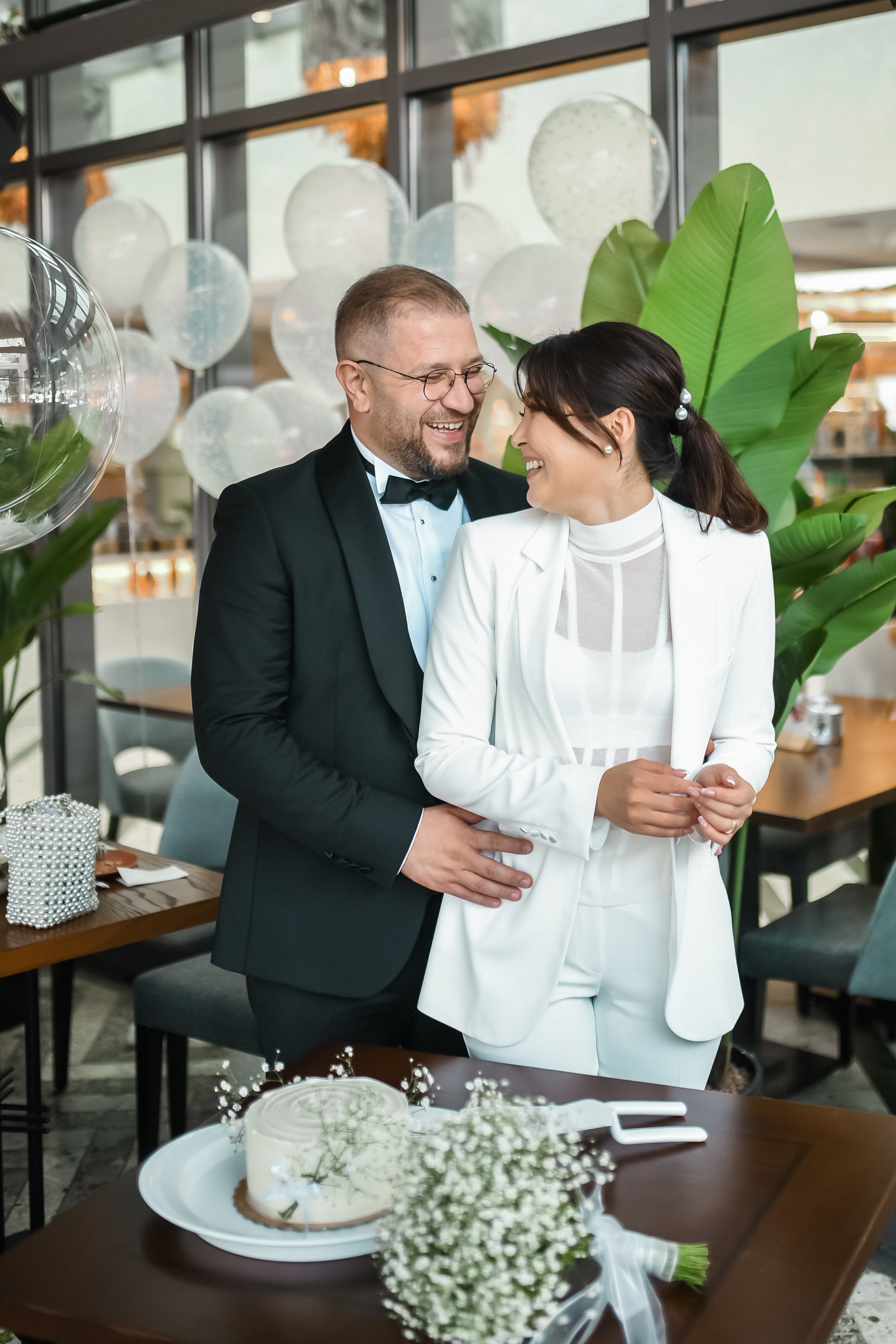 Свадебный фотограф в Анталии. Свадебные фотосессии на море, в отелях и красивых локациях Турции. Живые эмоции и настоящие истории любви.