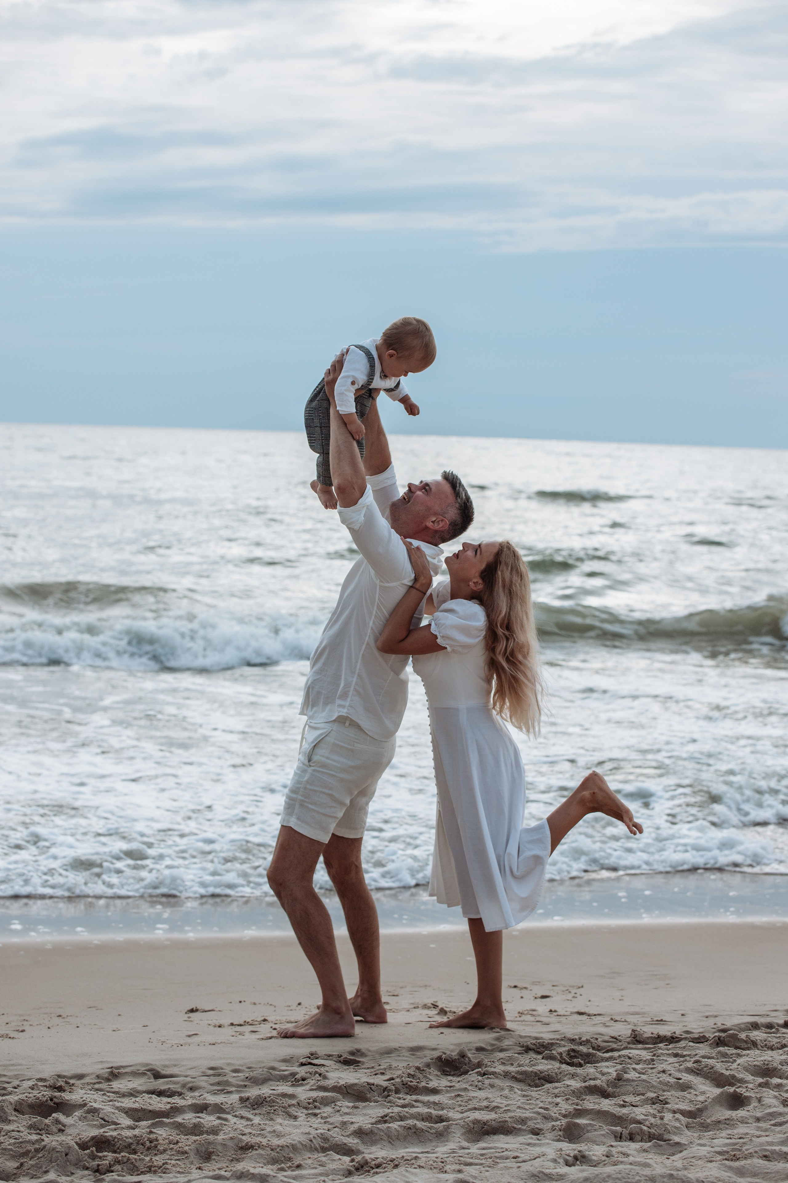 Jolita, Rolandas ir Manuel. Wedding, christening and family photographers in Vilnius, Lithuania