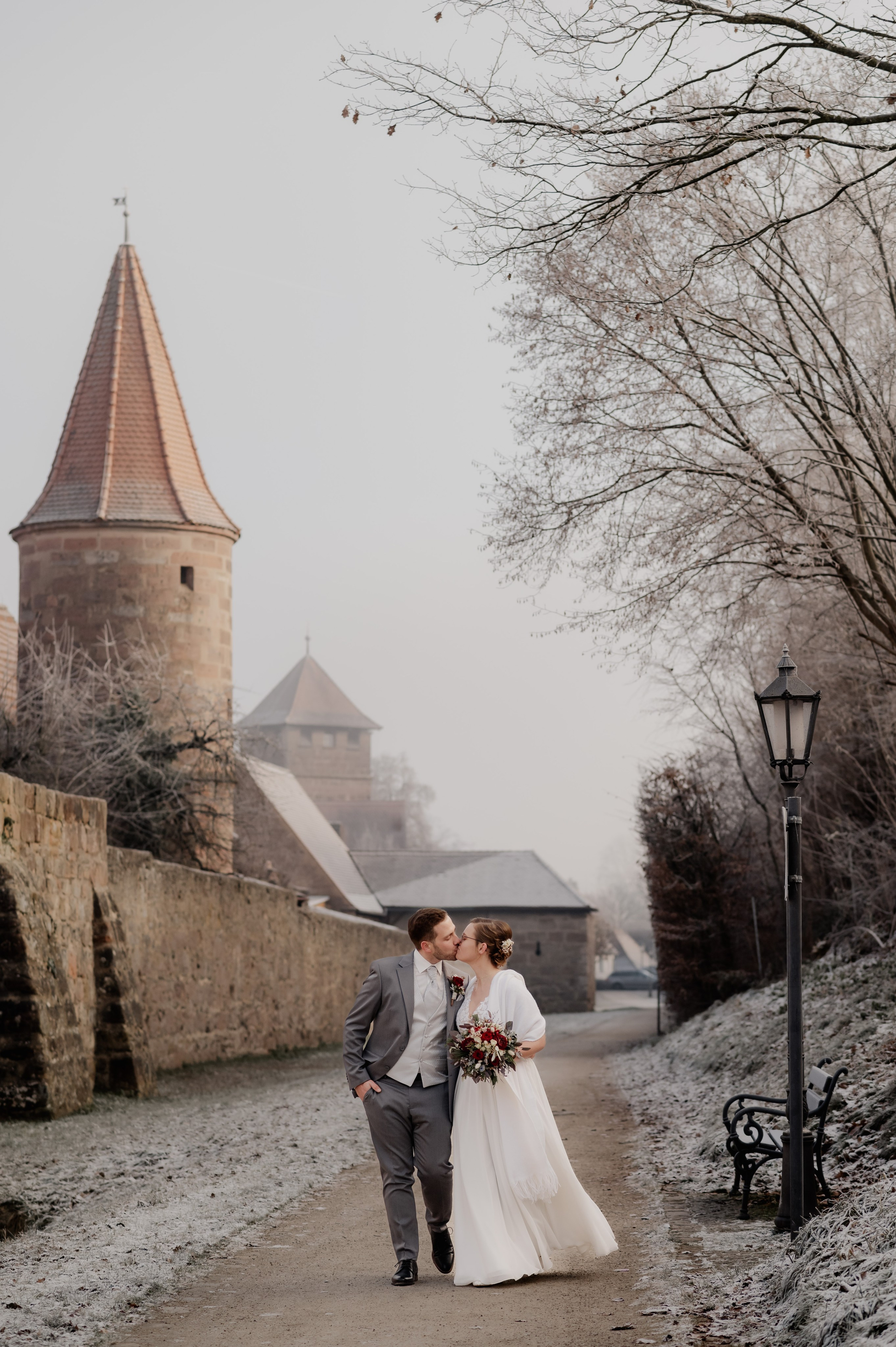 CIVIL WEDDING IN WOLFRAMS-ESCHENBACH. Photographer in Nuremberg Irina Mehnert from Ansbach