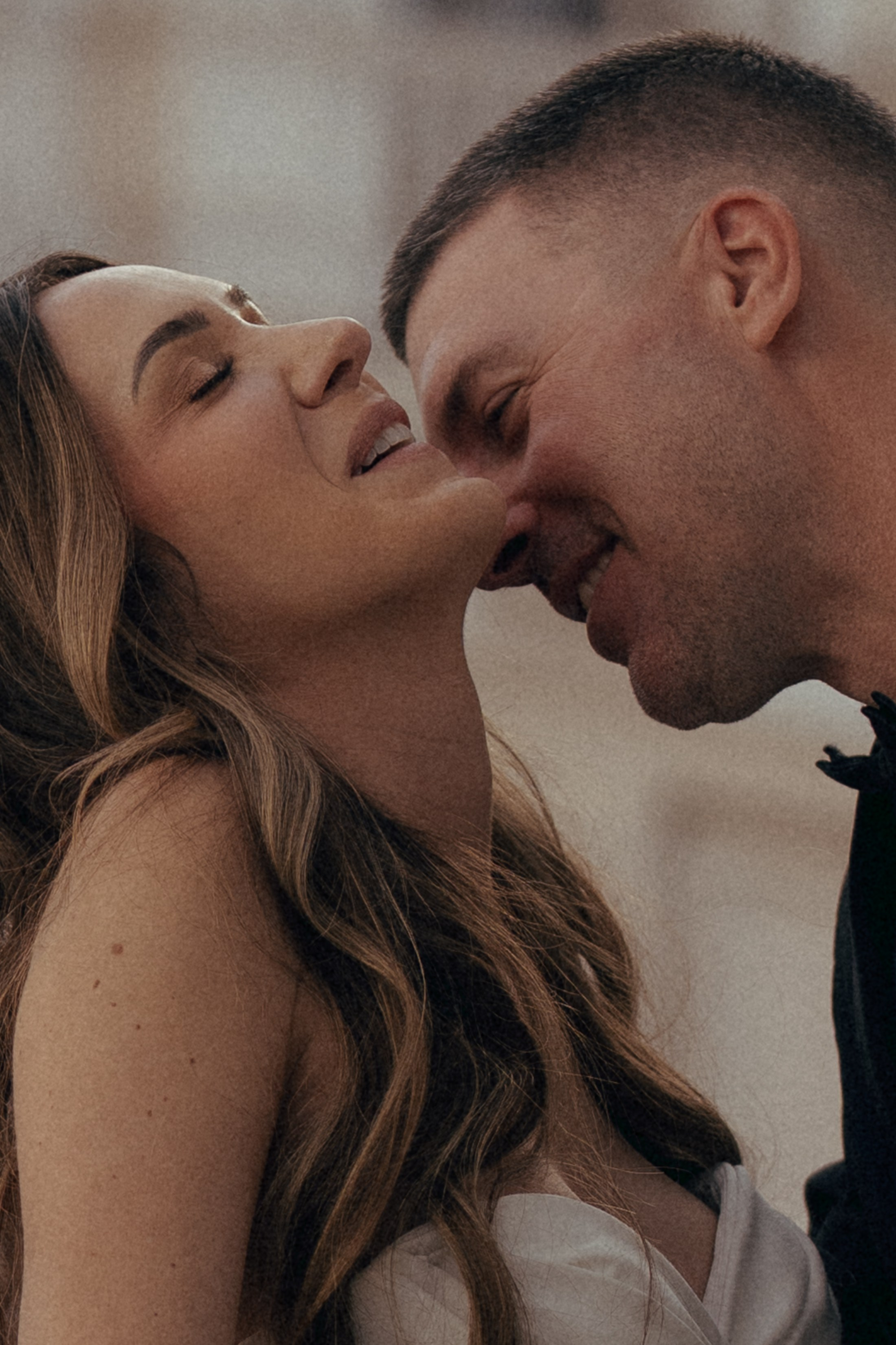 L&C. Wedding & elopement photographer Viktoriya Kravtsov. Las Vegas