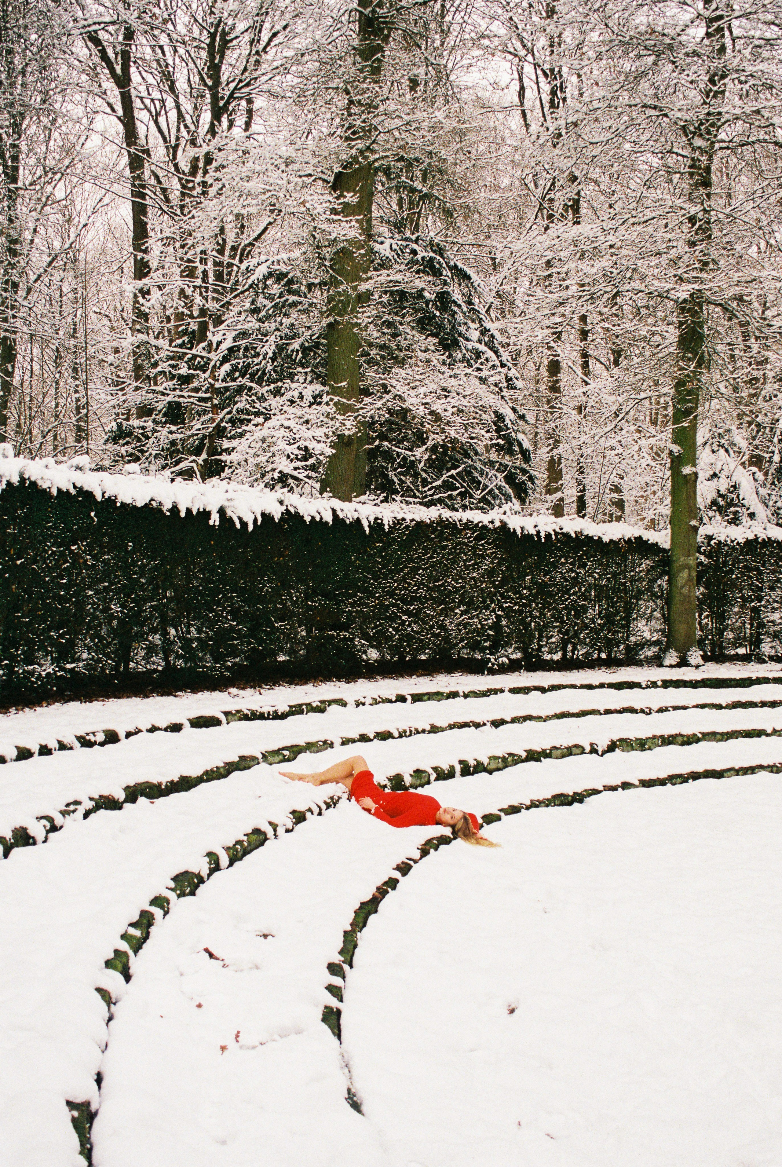 Red in the Snow. Alina Romanova | Creative & Fashion Photographer Hamburg