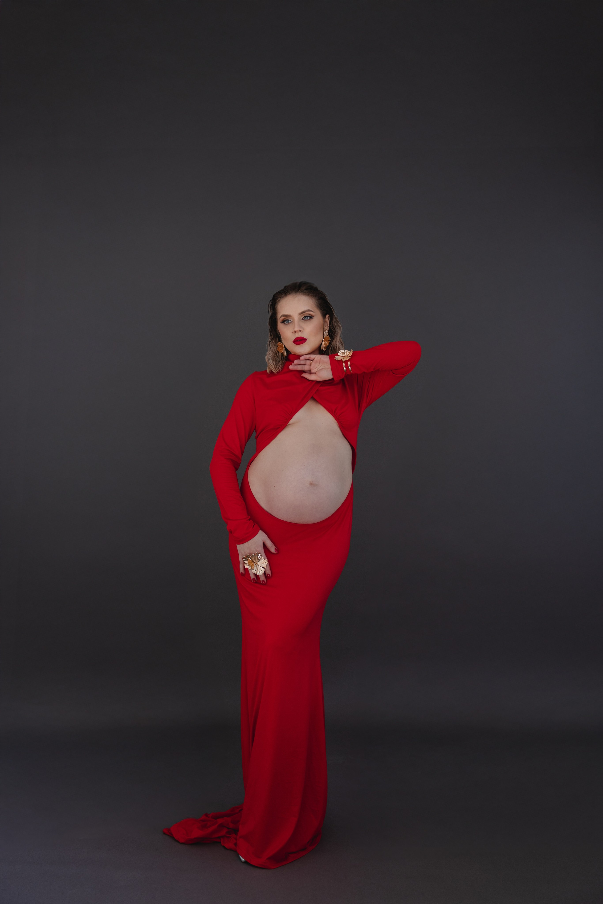 Babybauch Shooting im Fotostudio | Schwangerschaftsfotos in Bochum. Hochzeitsfotografin Bochum | Halyna Reiche Fotografie NRW