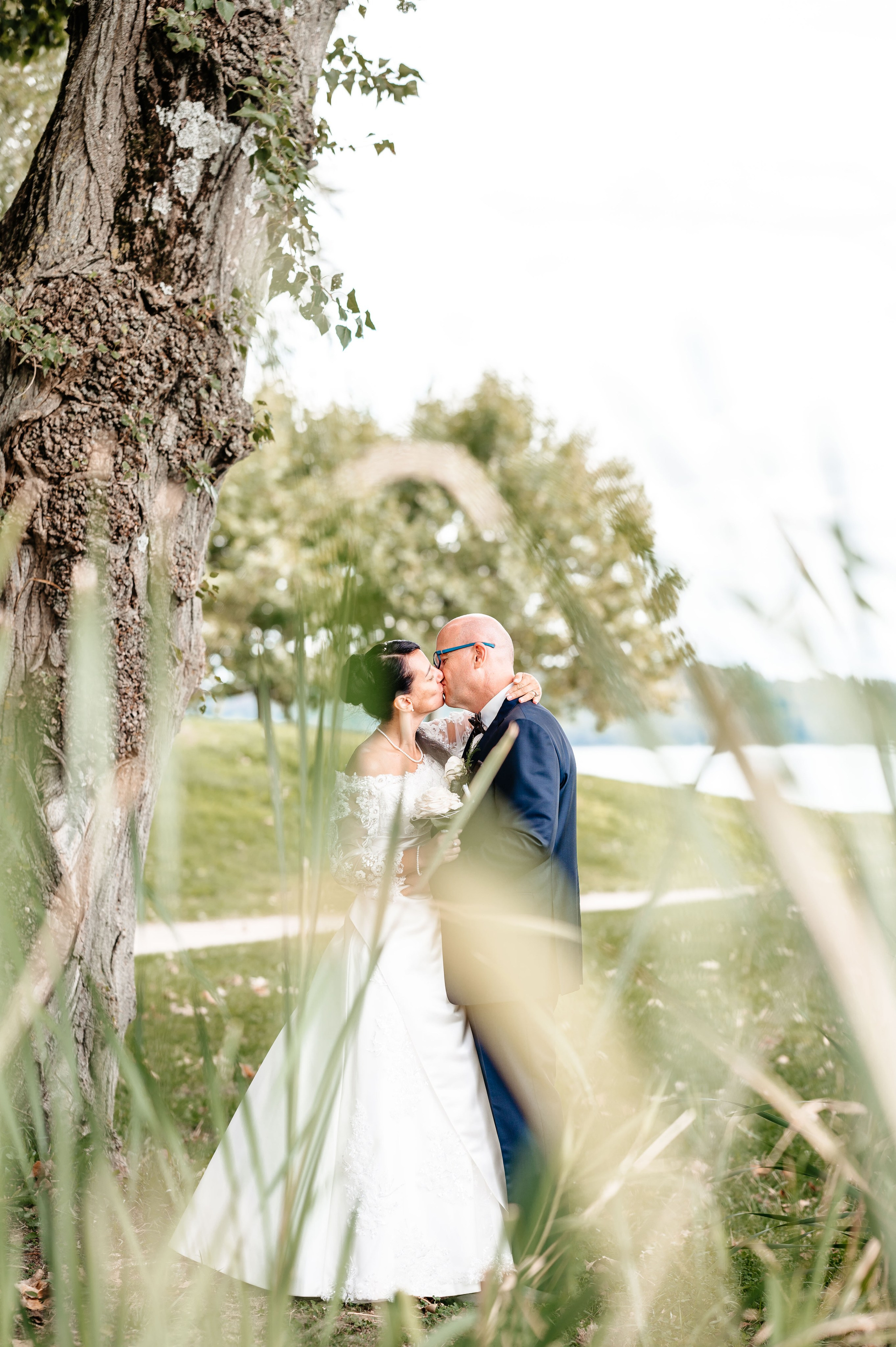 Hochzeitsfotografie Thomas & Elena – Emotionale Hochzeitsreportage in der Schweiz. Authentische, emotionale, zeitlose Hochzeitsfotografie aus Albstadt