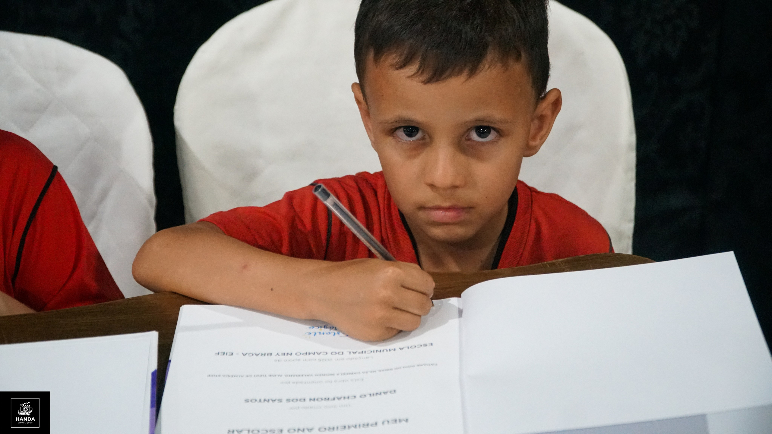 Noite autógrafos colégio Aurélio Buarque de Holanda. Handa Produções