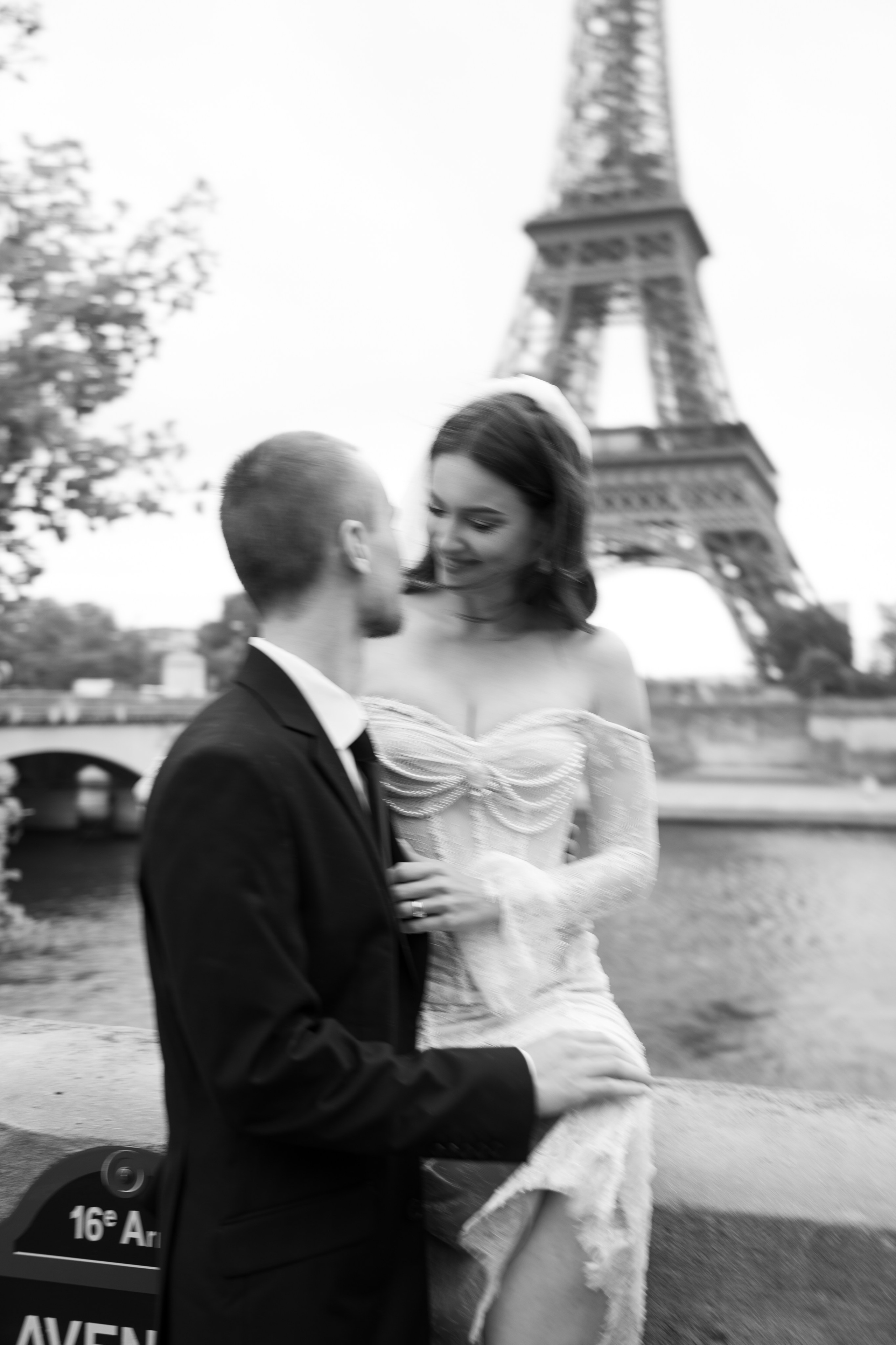 Wedding elopement. Wedding photographer in Paris Oksana Shum