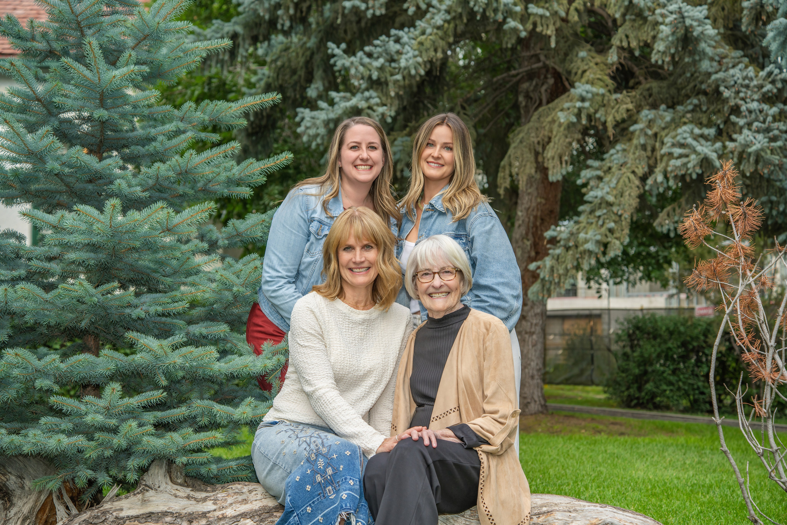 Cathy’s Family — Calgary Mini Session