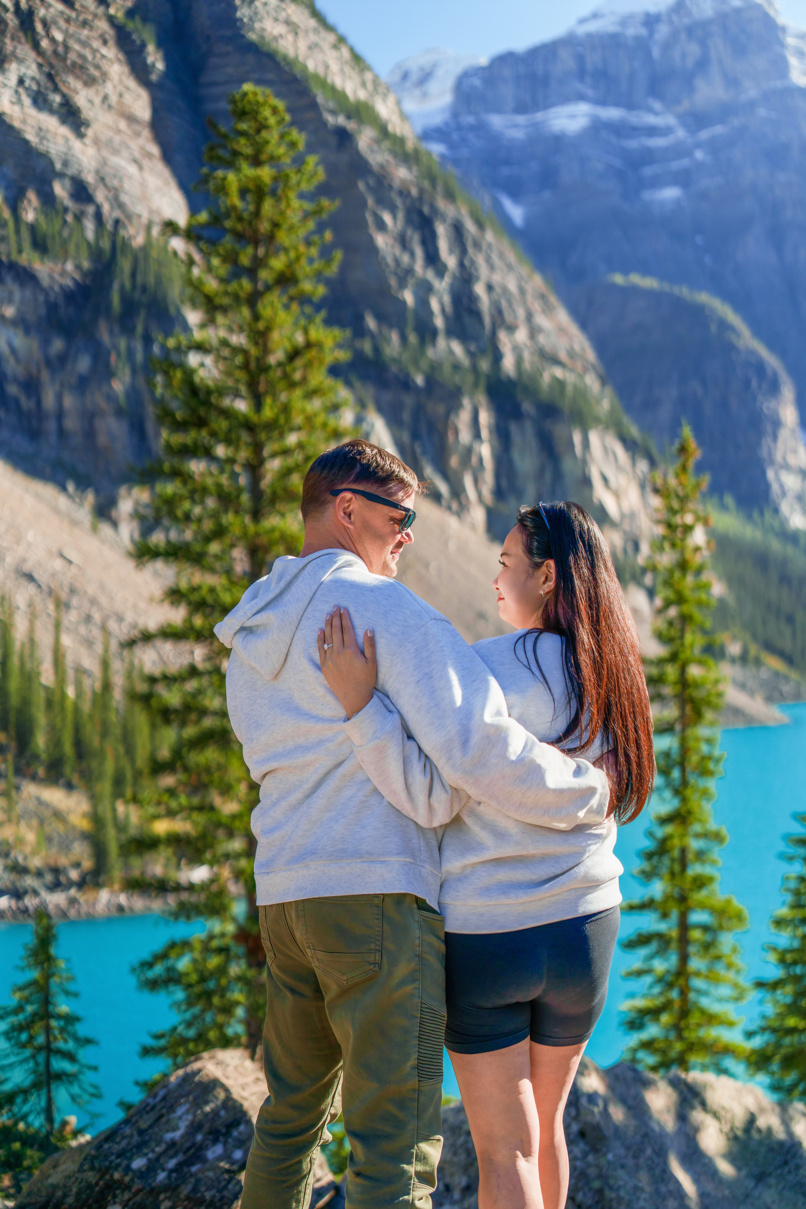 Justin & Kat — Surprise Proposal / Moraine Lake, Banff