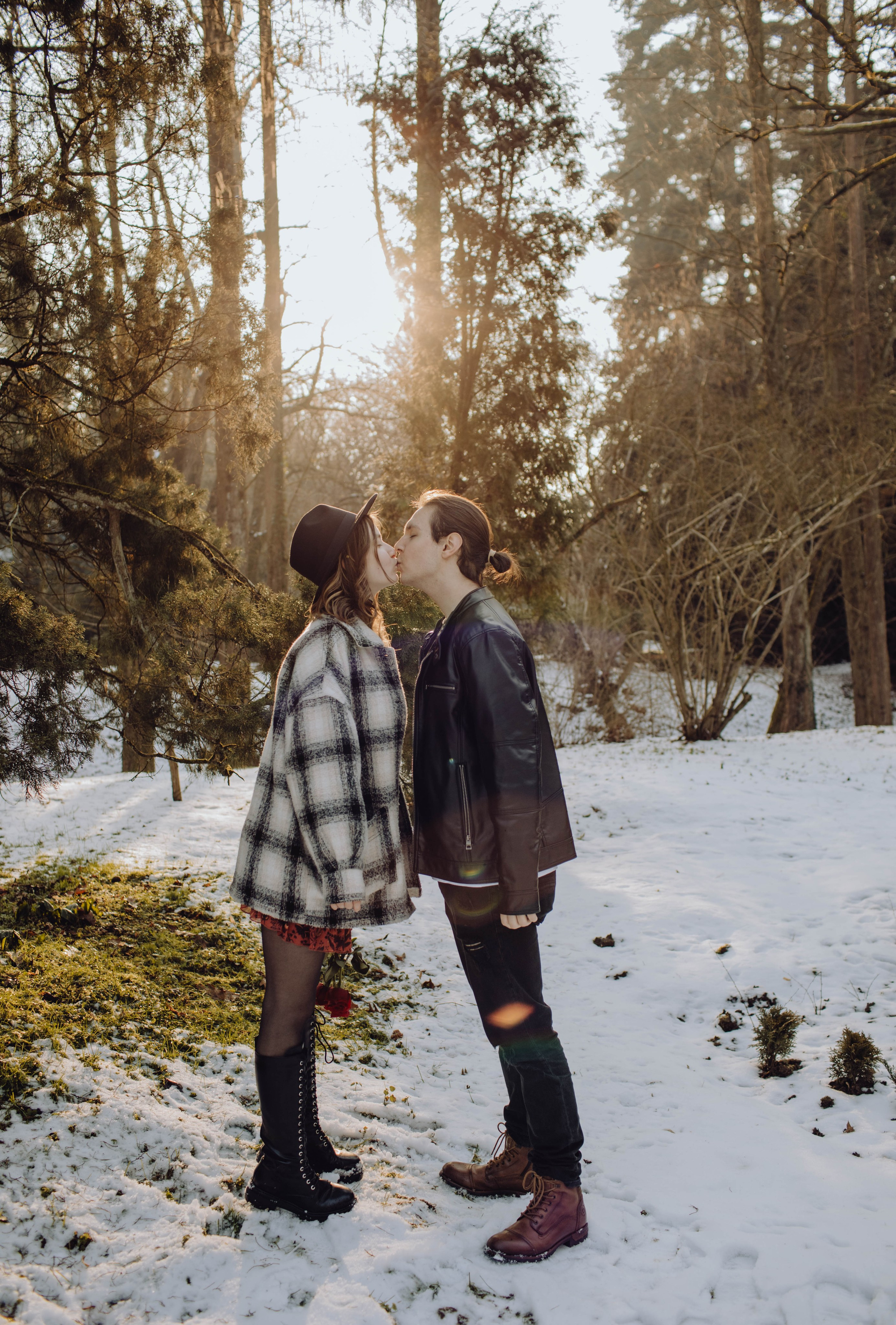 Serafim & Beatrice. Wedding & couple photographer from Romania Rut Vetan