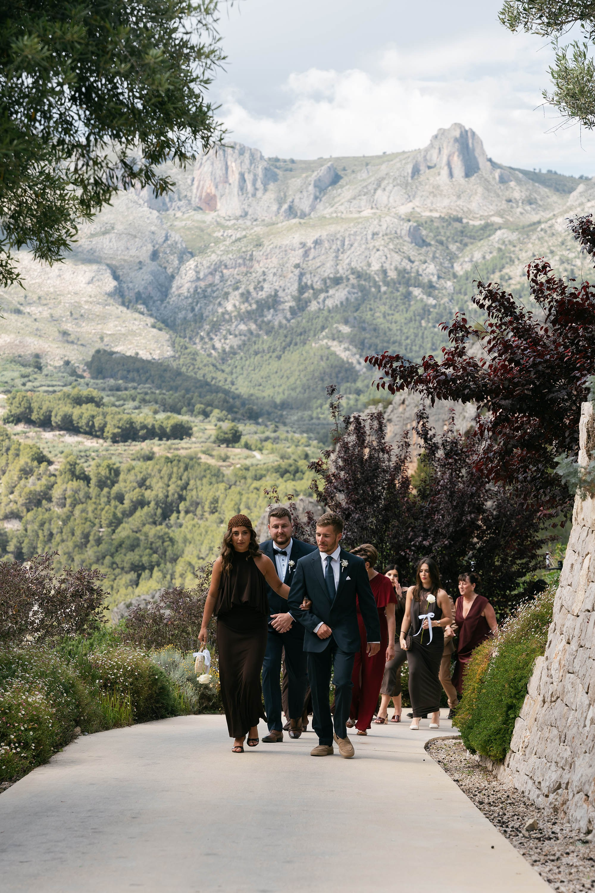 Sarah and Theo — VIVOOD. Fotógrafos de bodas de destino y creadores de contenido con base en España