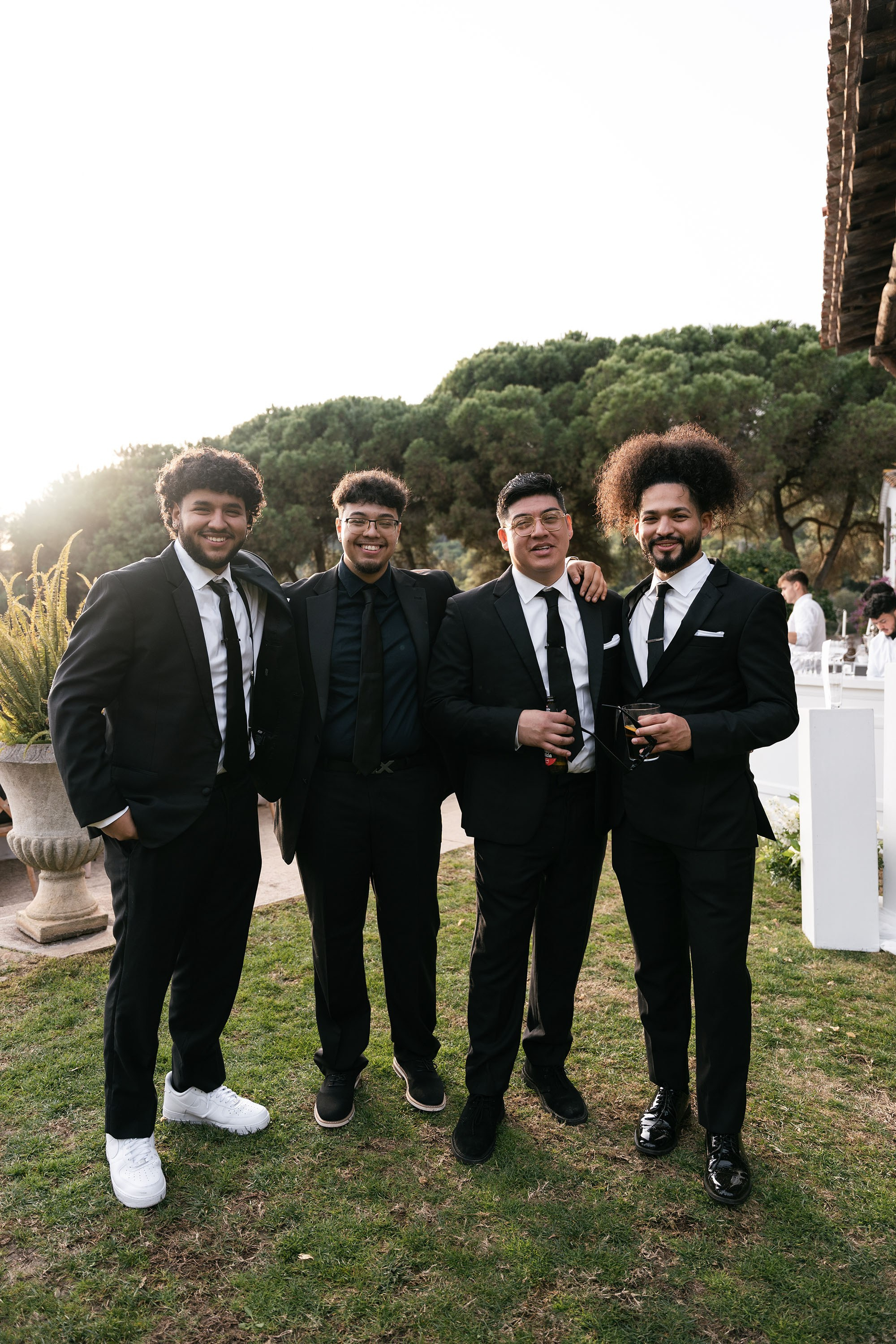 Donielle and Edwin. Fotógrafos de bodas de destino y creadores de contenido con base en España