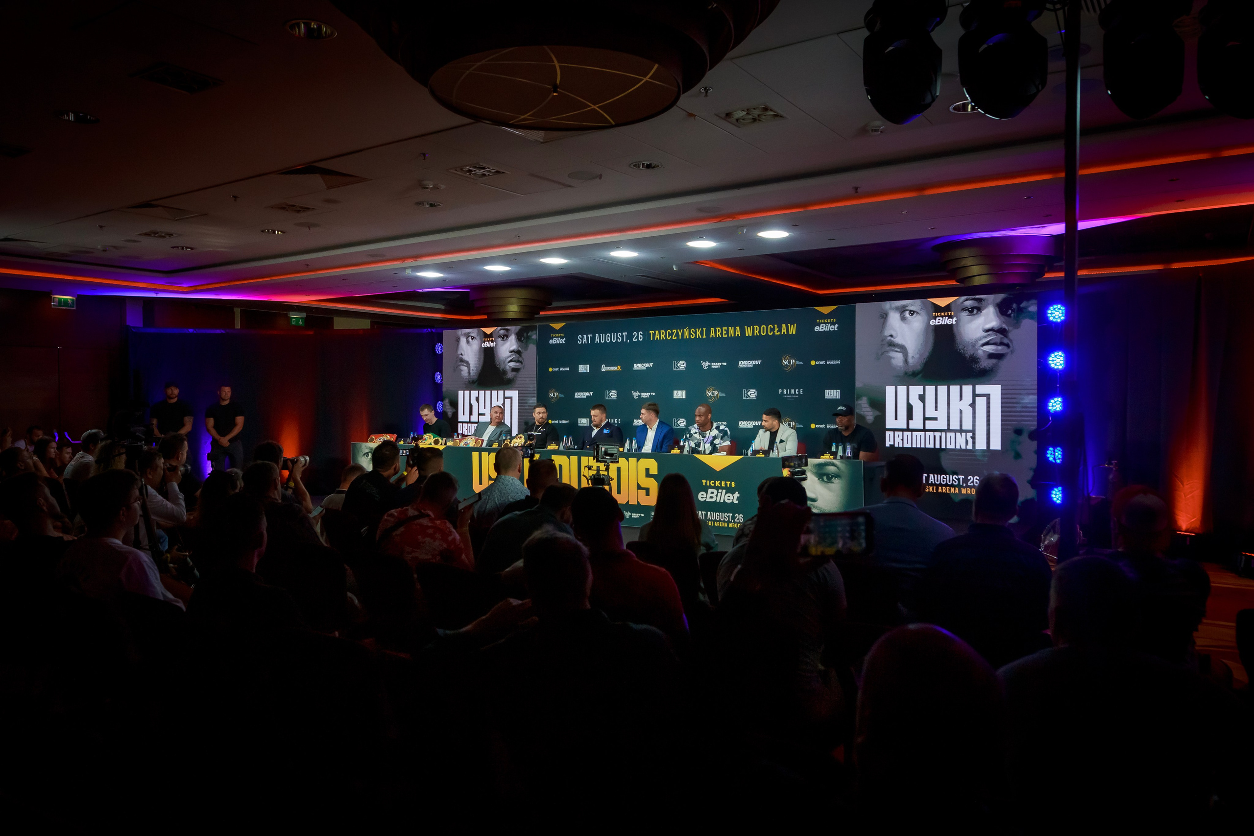 WYDARZENIA BIZNESOWE. Fotograf w Warszawie-Konstantin Golubev