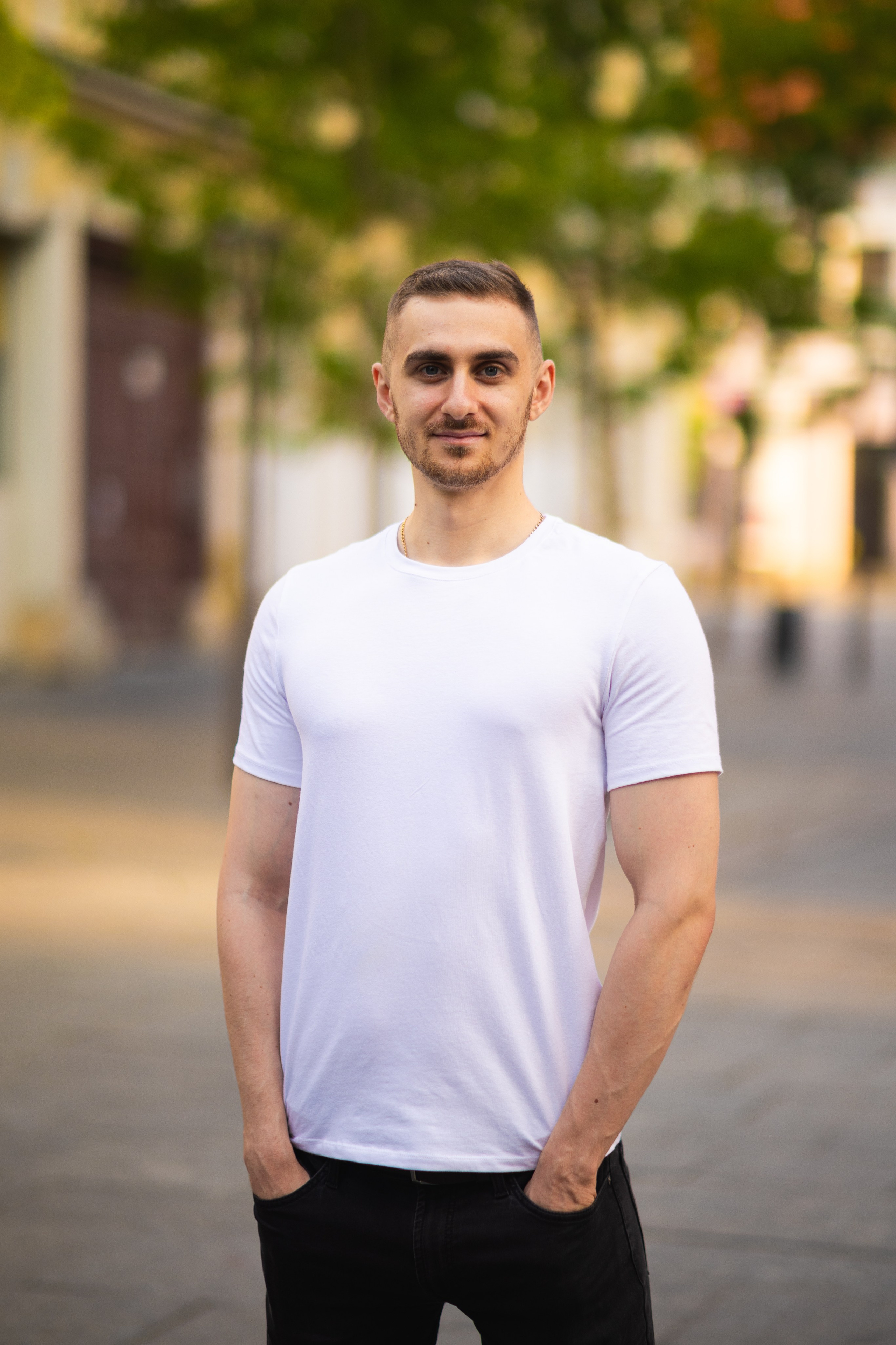 Dorin. Fotograf de portrete și evenimente din Cluj-Napoca. Ședințe foto individuale, nunți, botezuri și aniversări în Cluj și județul Cluj