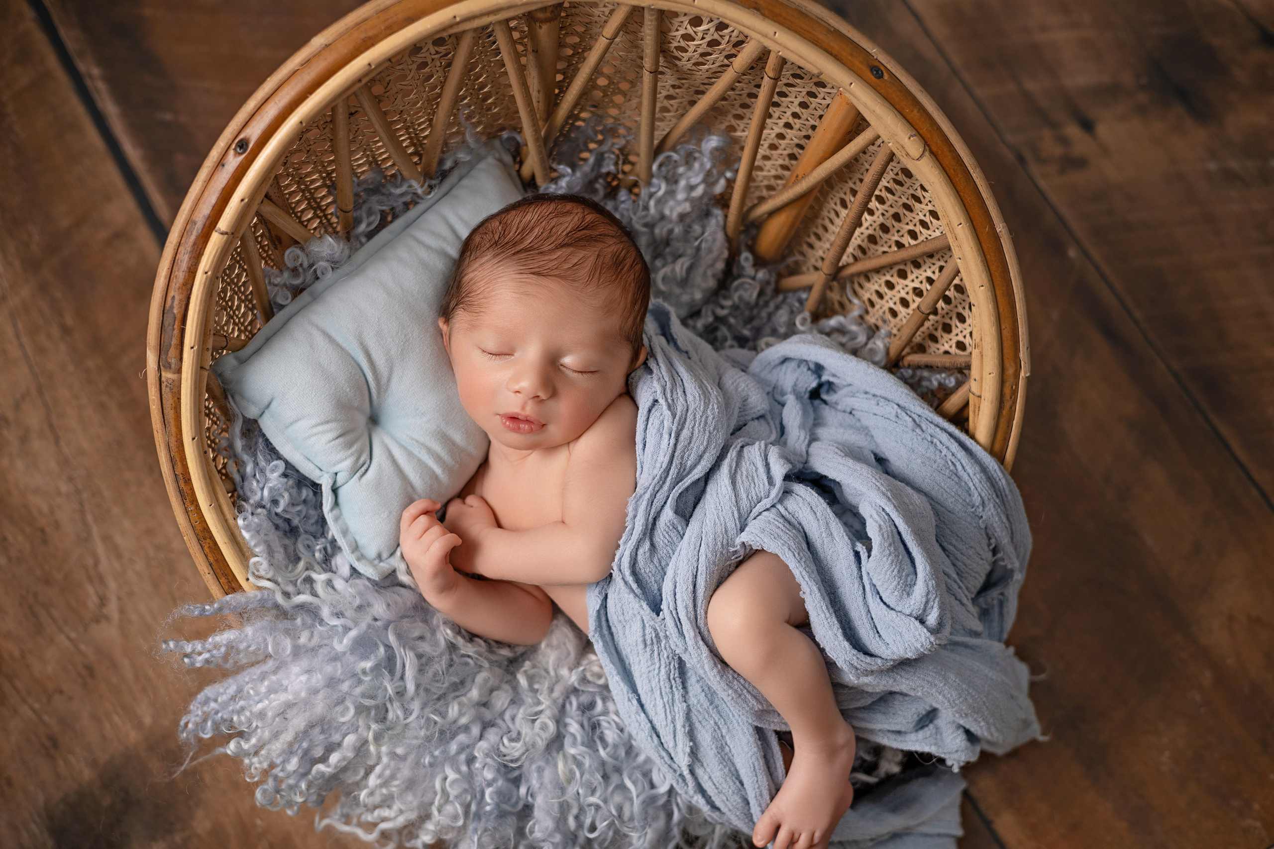 Newborn Classic. Mary Newborn Photo