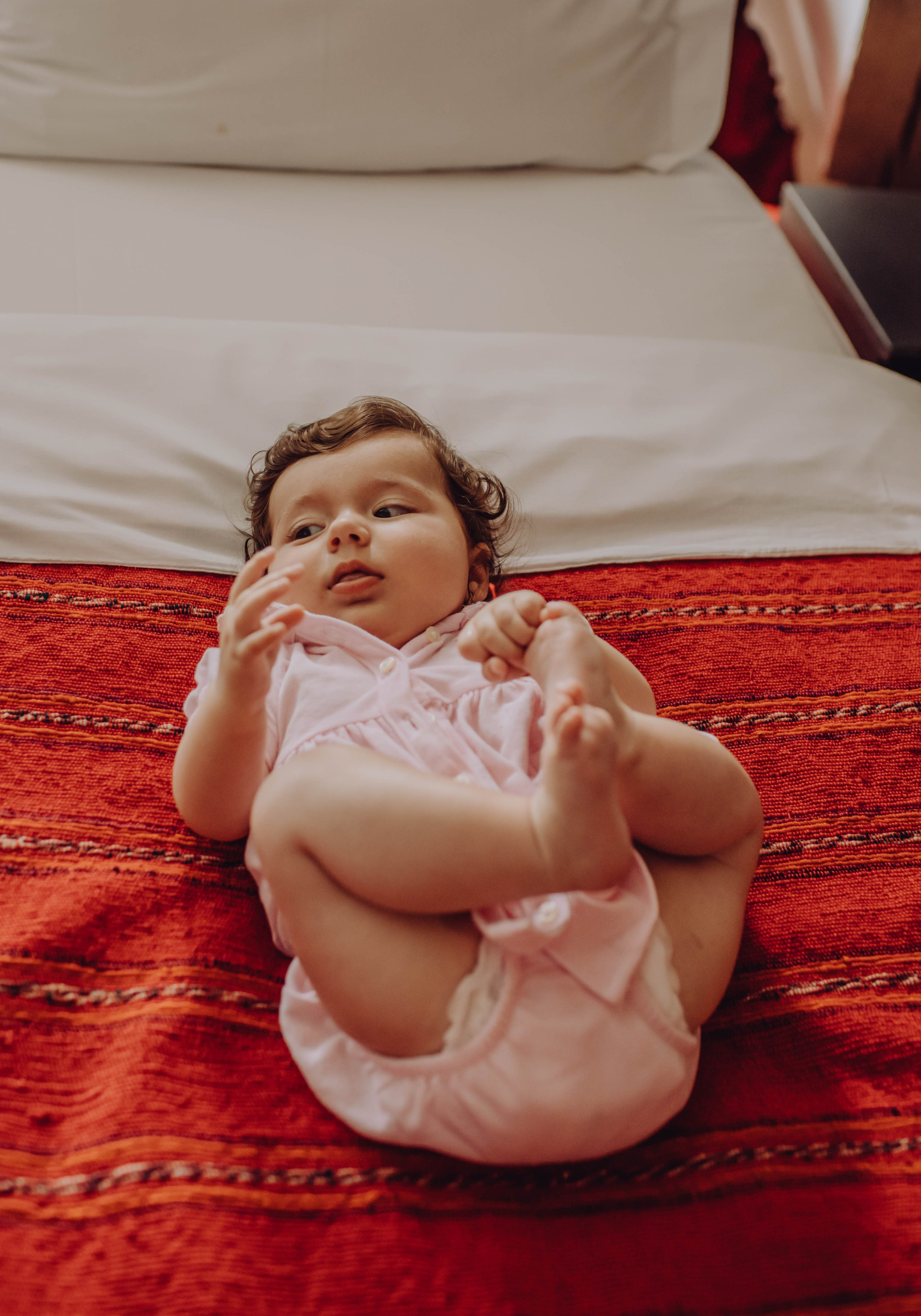 Zaira. Wedding & couple photographer from Romania Rut Vetan