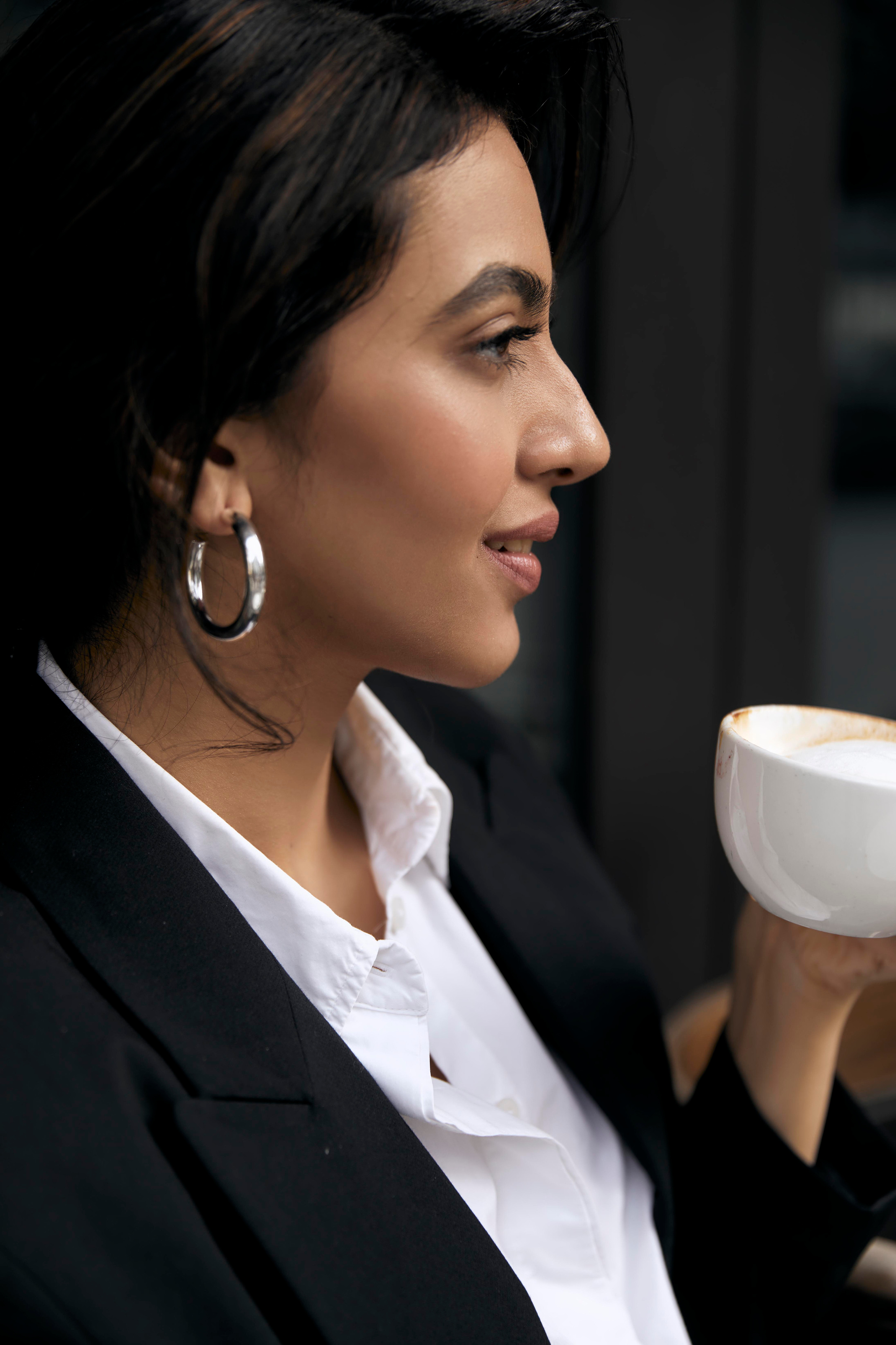 Kashika Kapoor drinks coffe, indian actress portrait