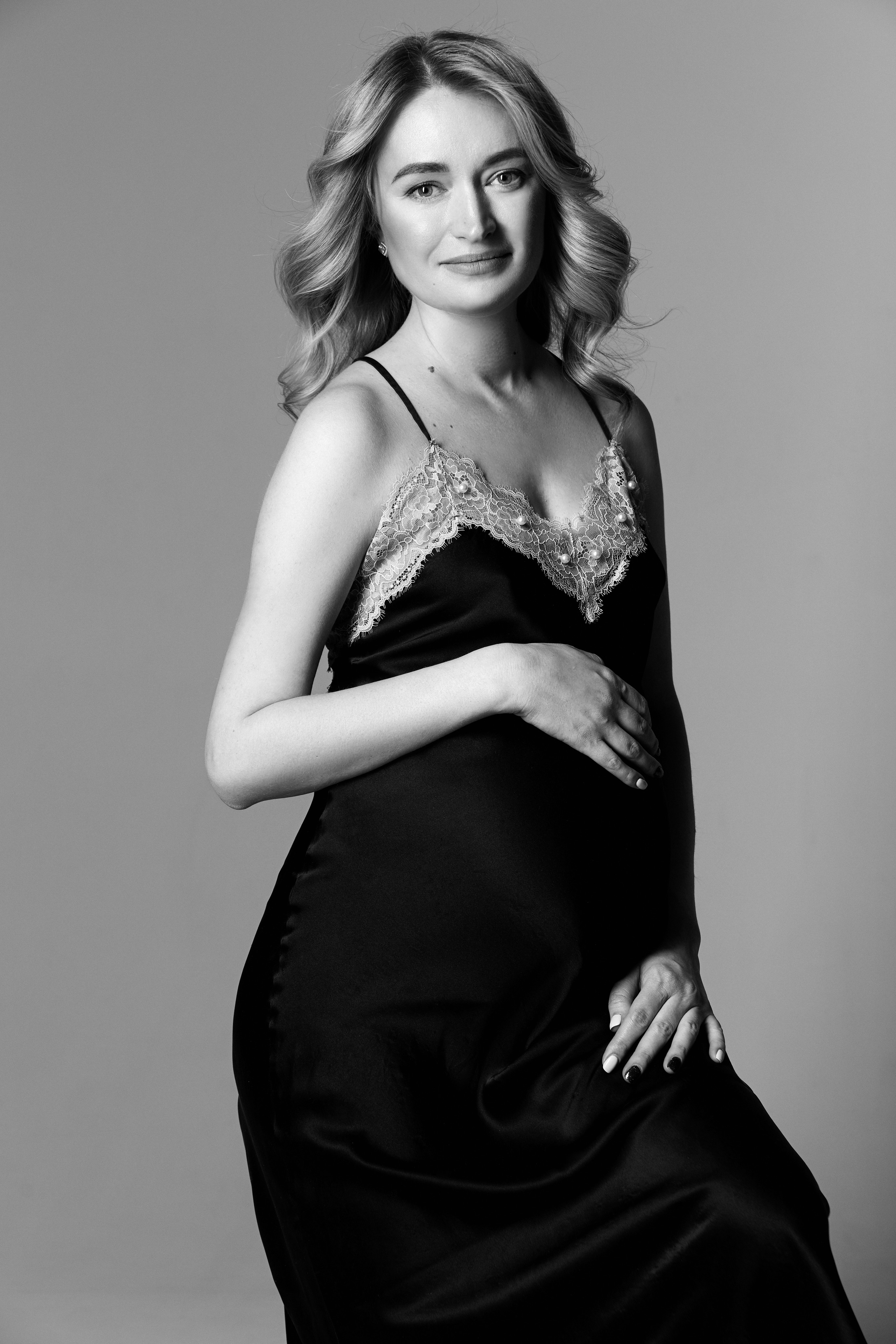 Schwanger Fotoshooting Babybauch, pregnant woman photo, Schwangerschaft foto, Fotograf in Deutschland, Weiss und schwarz foto , fotograf in Schweinfurt , Fotograf in Frankfurt, Fotograf in Würzburg,  Schweinfurt foto , Nuremberg fotograf , fotograf in der nähe , fotograf in München , fotograf in meiner nähe, Schweinfurt foto, Schweinfurt Fotogeschäft, Schweinfurt fotoshooting, 