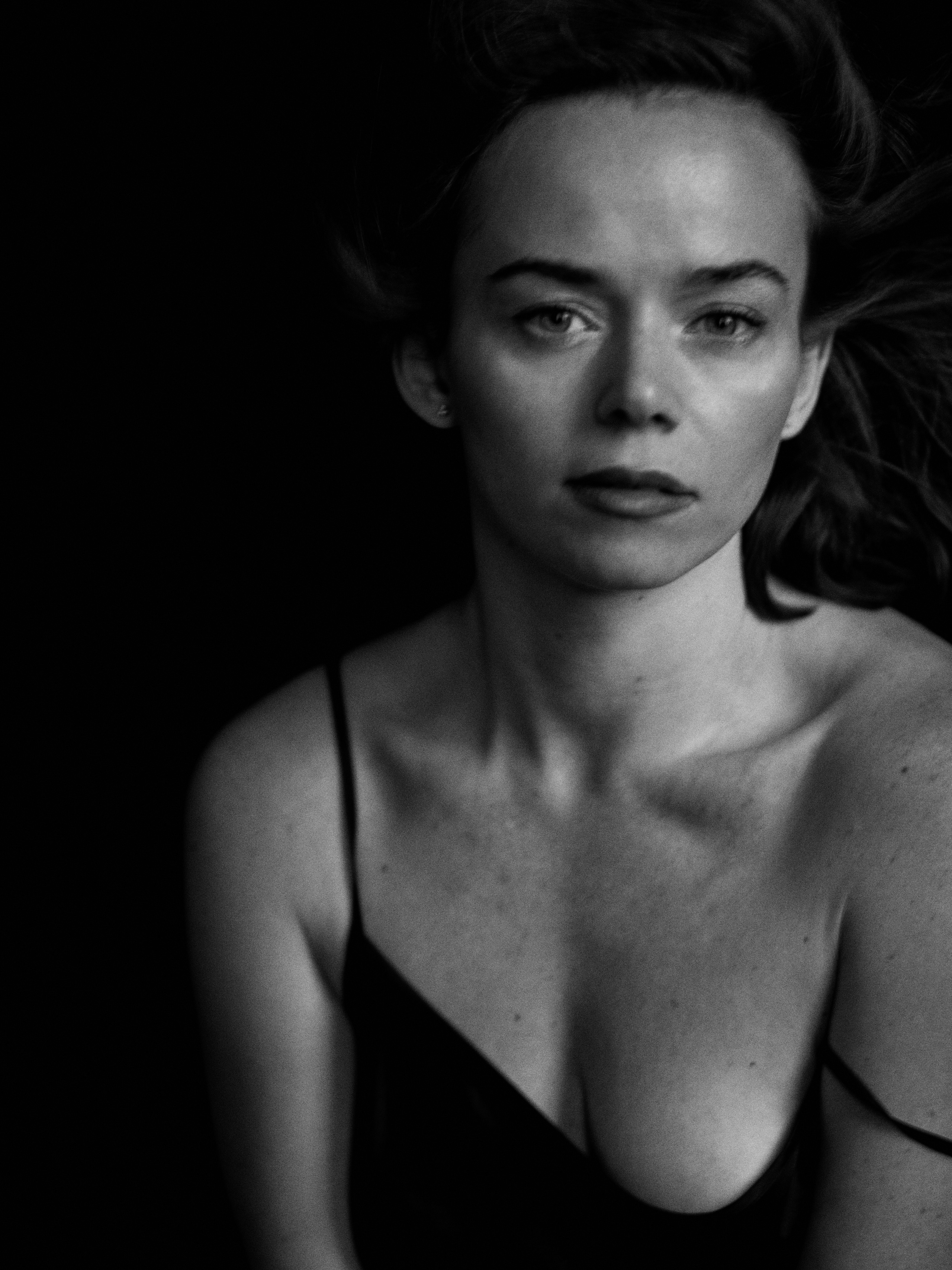 Black and white  dramatic portrait of a woman