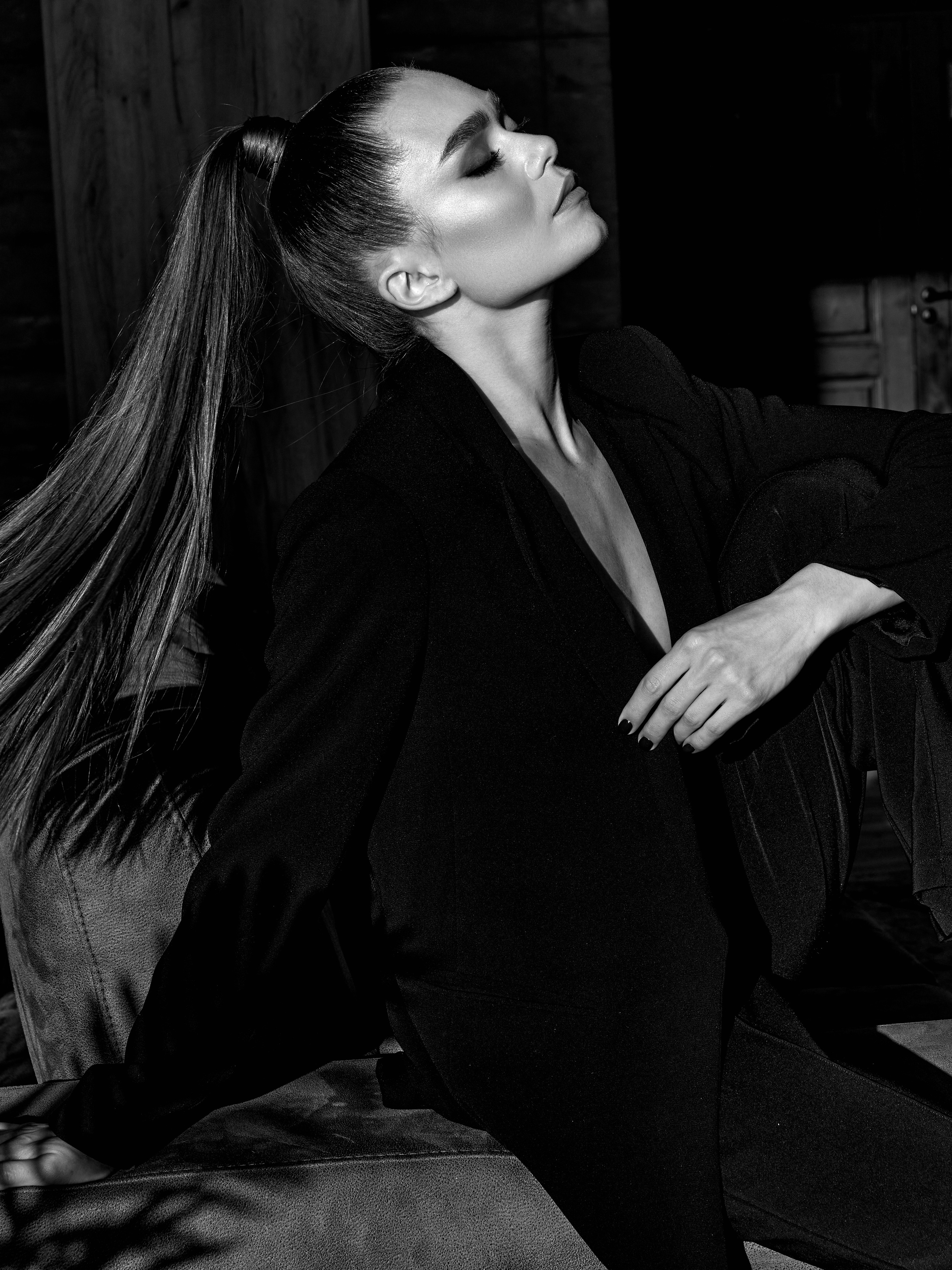 Black and white portrait, long hair and smokey eyes make up