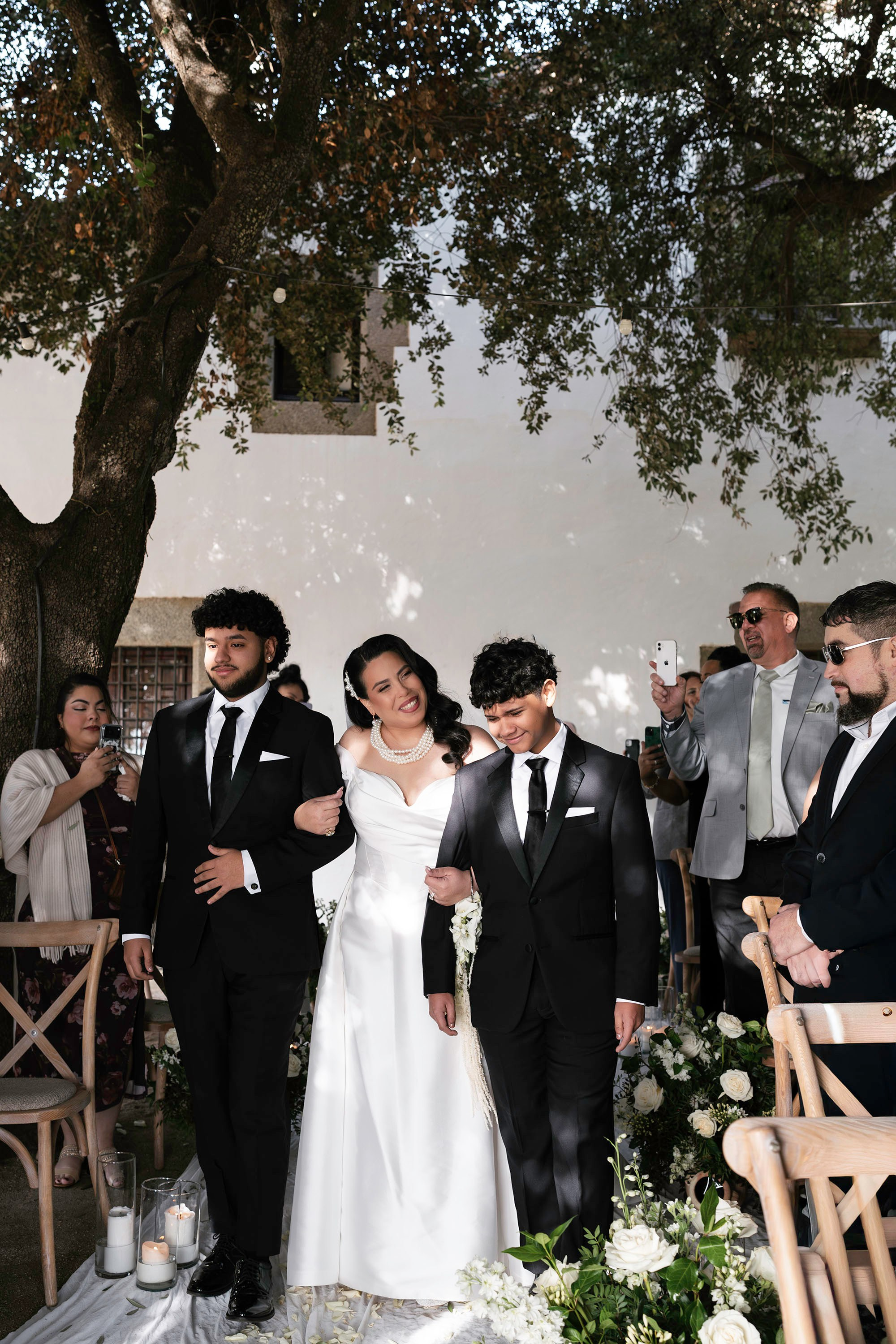 Donielle and Edwin. Fotógrafos de bodas de destino y creadores de contenido con base en España