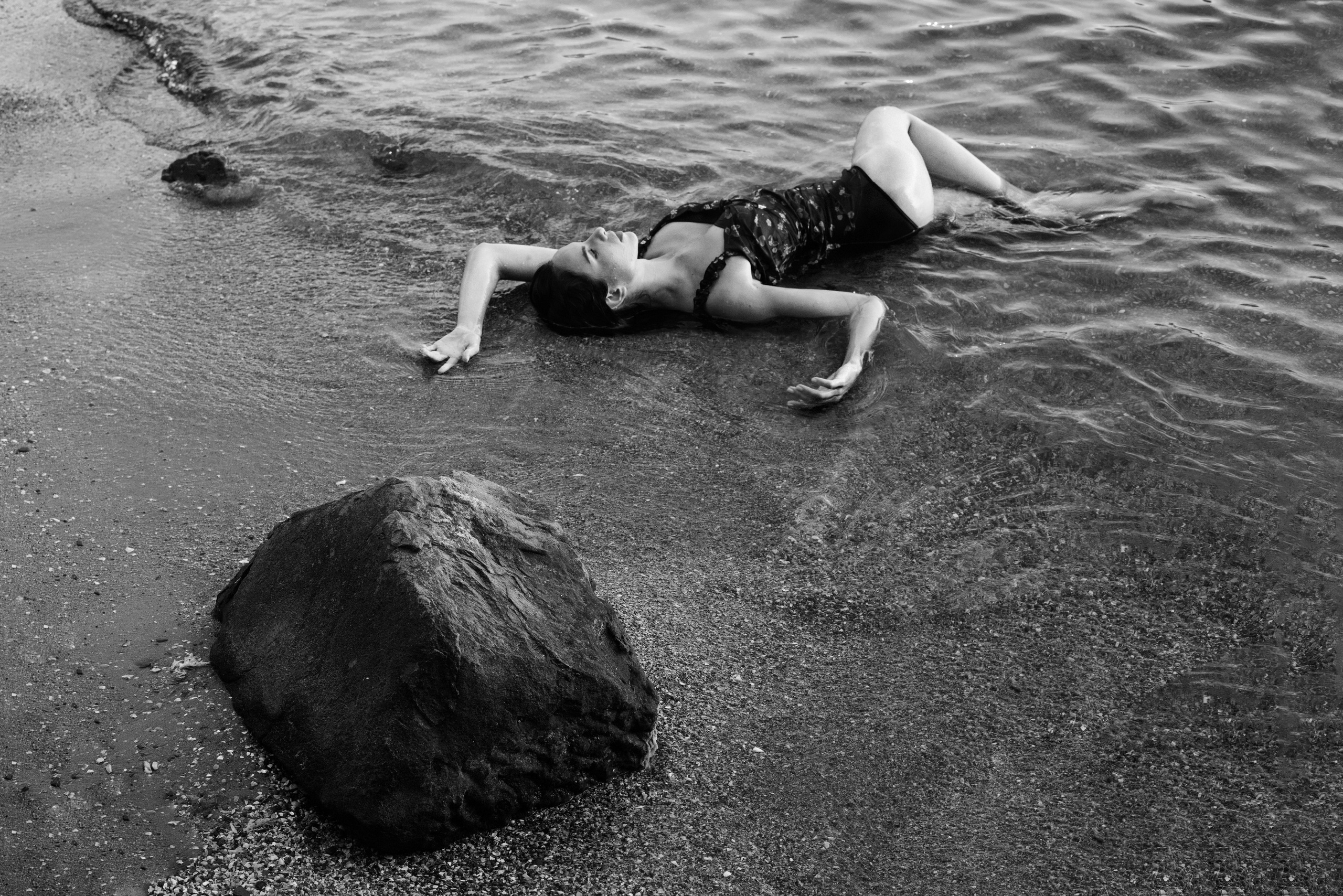 Outdoor portrait. Behnam Khorramshahi, a portrait and fashion photographer in Cologne, Germany