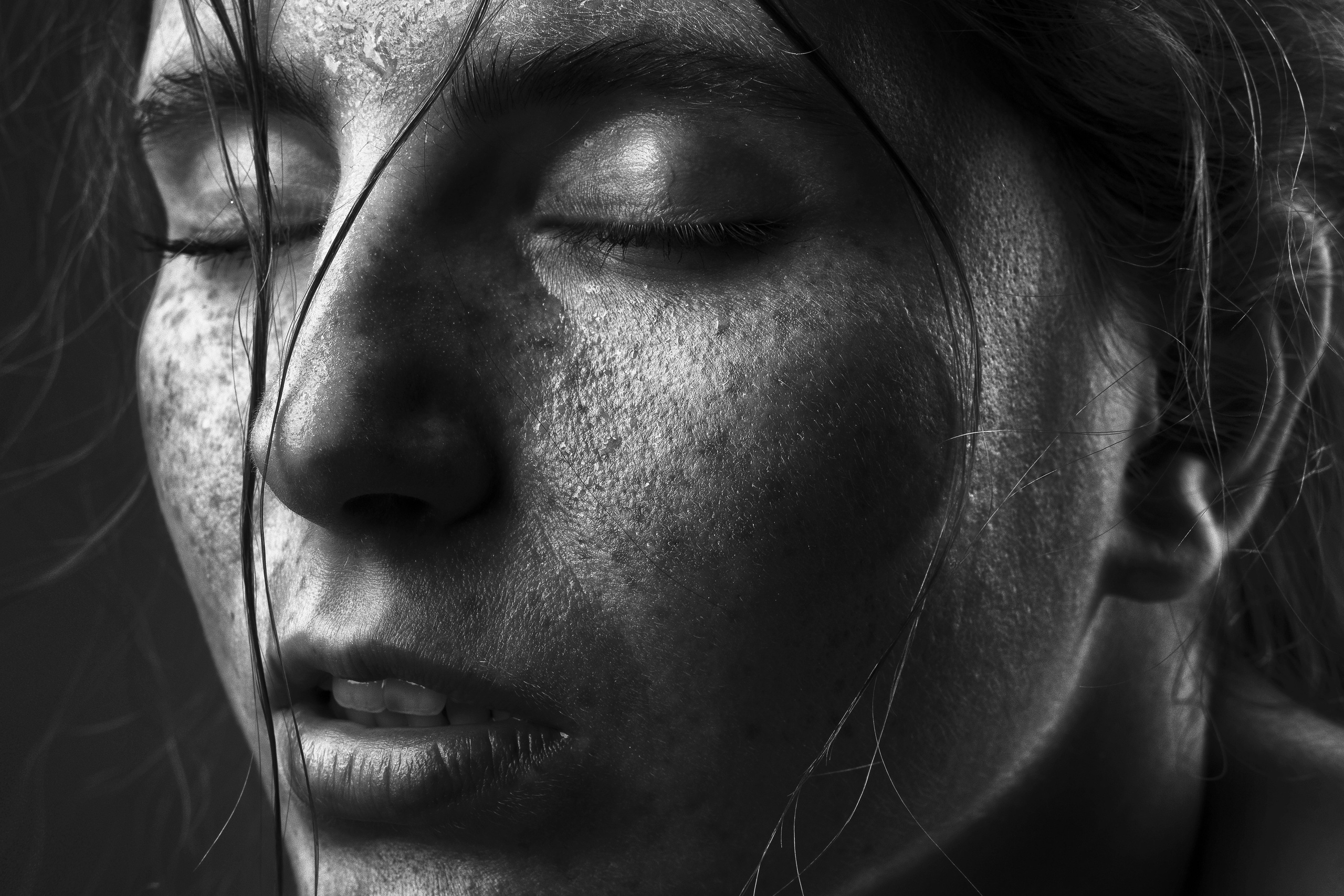 Studio portrait. Behnam Khorramshahi, a portrait and fashion photographer in Cologne, Germany