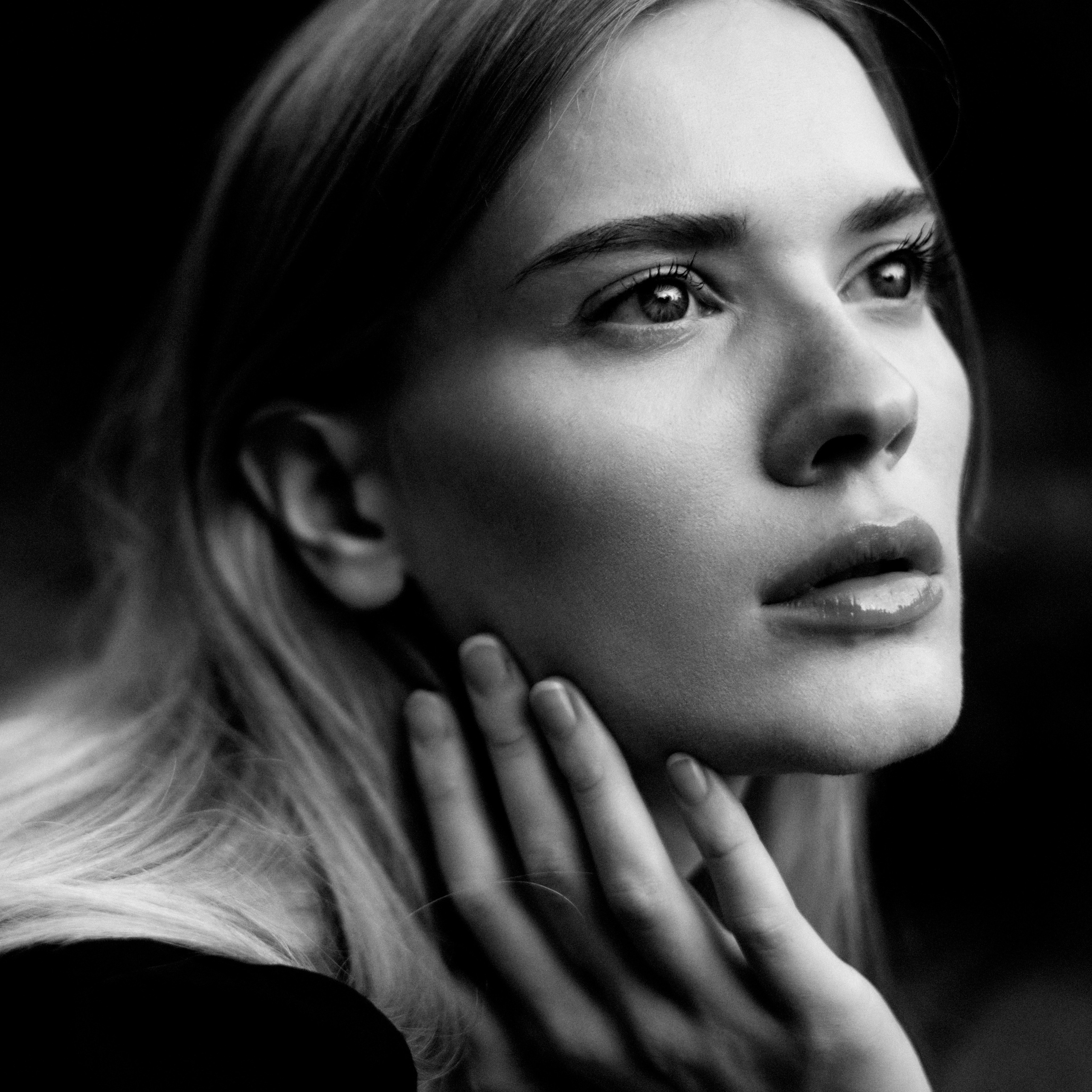 Outdoor portrait. Behnam Khorramshahi, a portrait and fashion photographer in Cologne, Germany