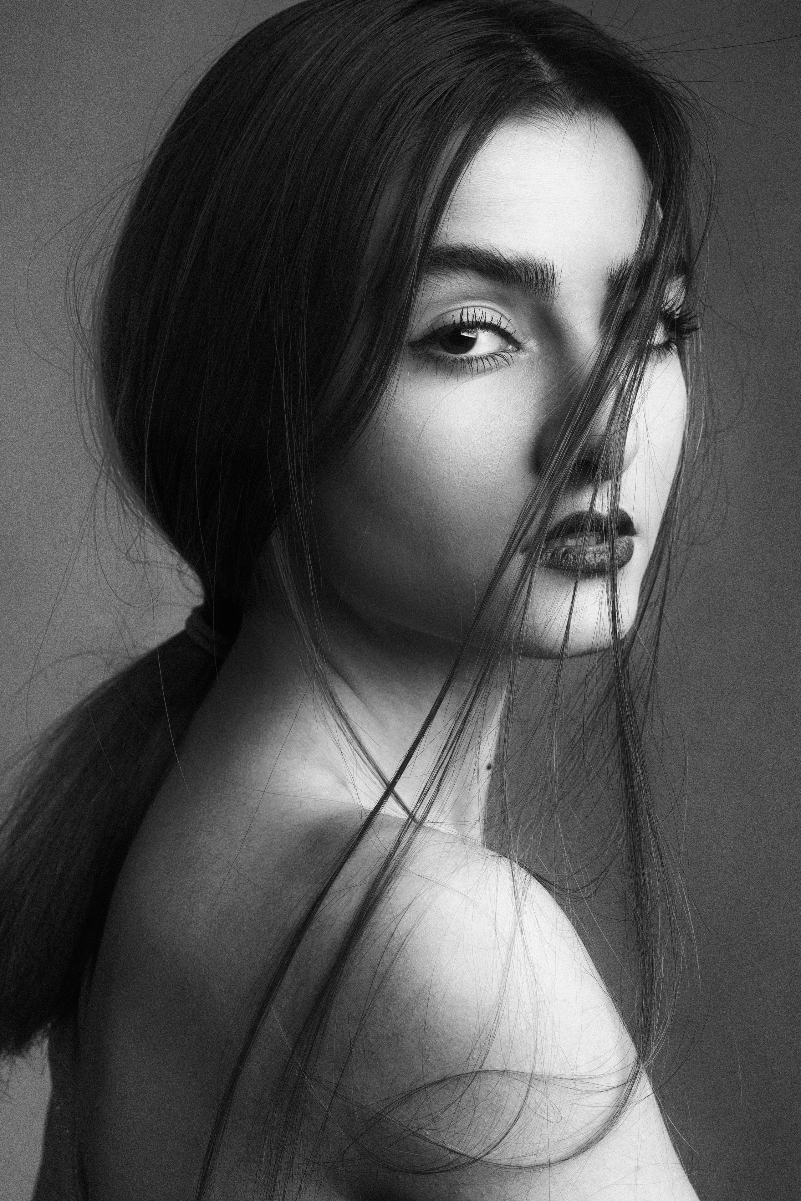 Studio portrait. Behnam Khorramshahi, a portrait and fashion photographer in Cologne, Germany