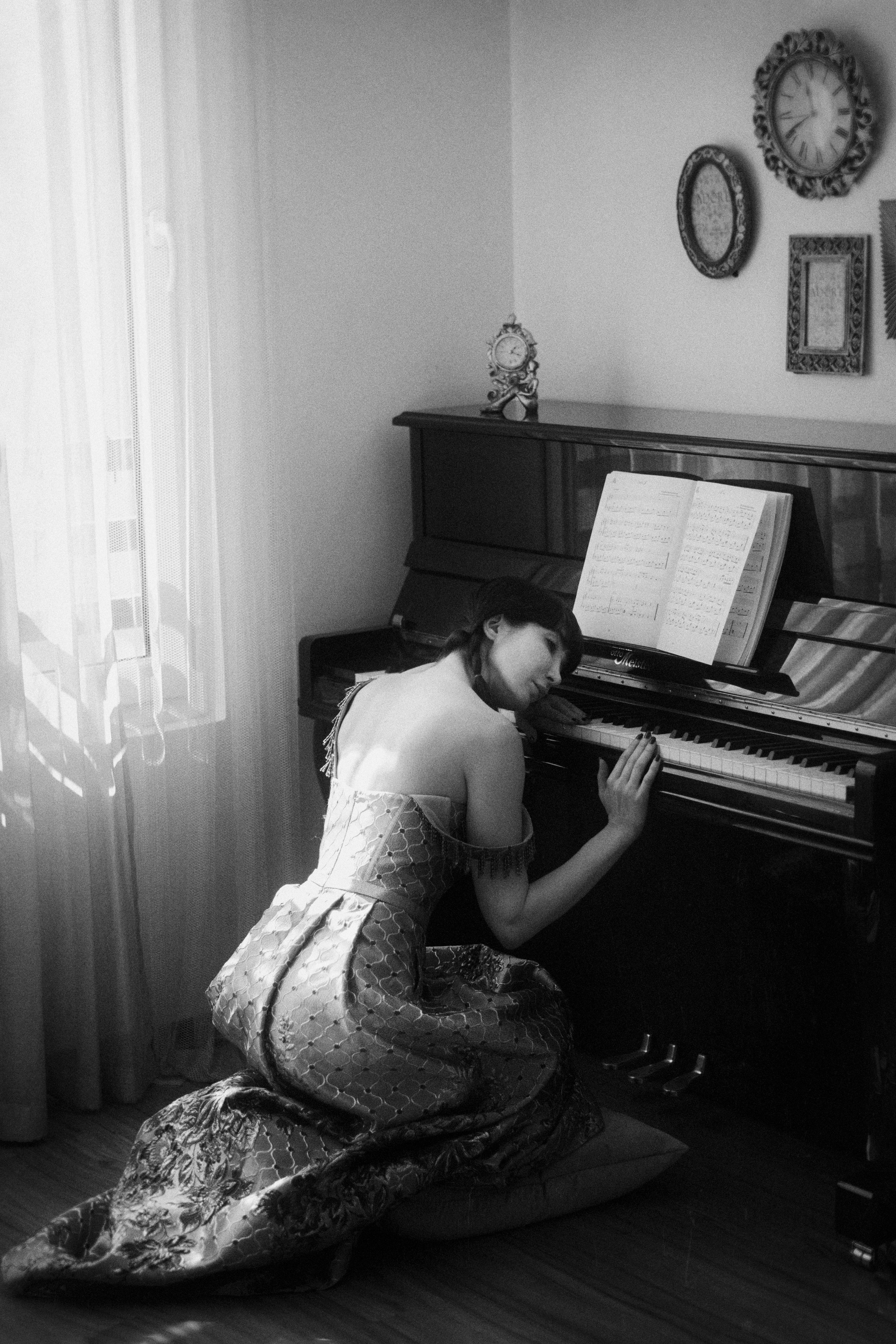 Emotional portrait. Behnam Khorramshahi, a portrait and fashion photographer in Cologne, Germany