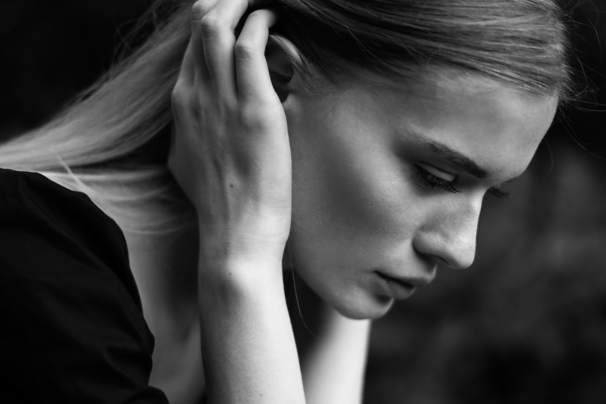 Outdoor portrait. Behnam Khorramshahi, a portrait and fashion photographer in Cologne, Germany