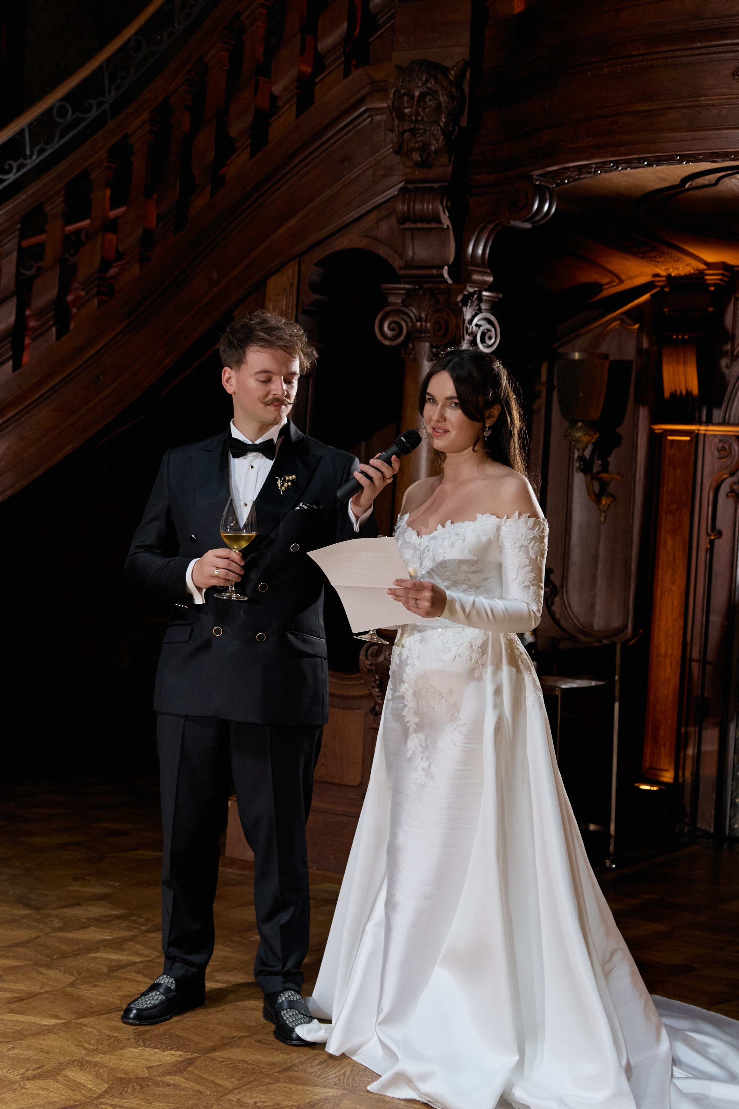 Wiktoria & Kacper. Pałac Goetz. Fotograf ślubny i rodzinny w Krakowie Yana Klymova
