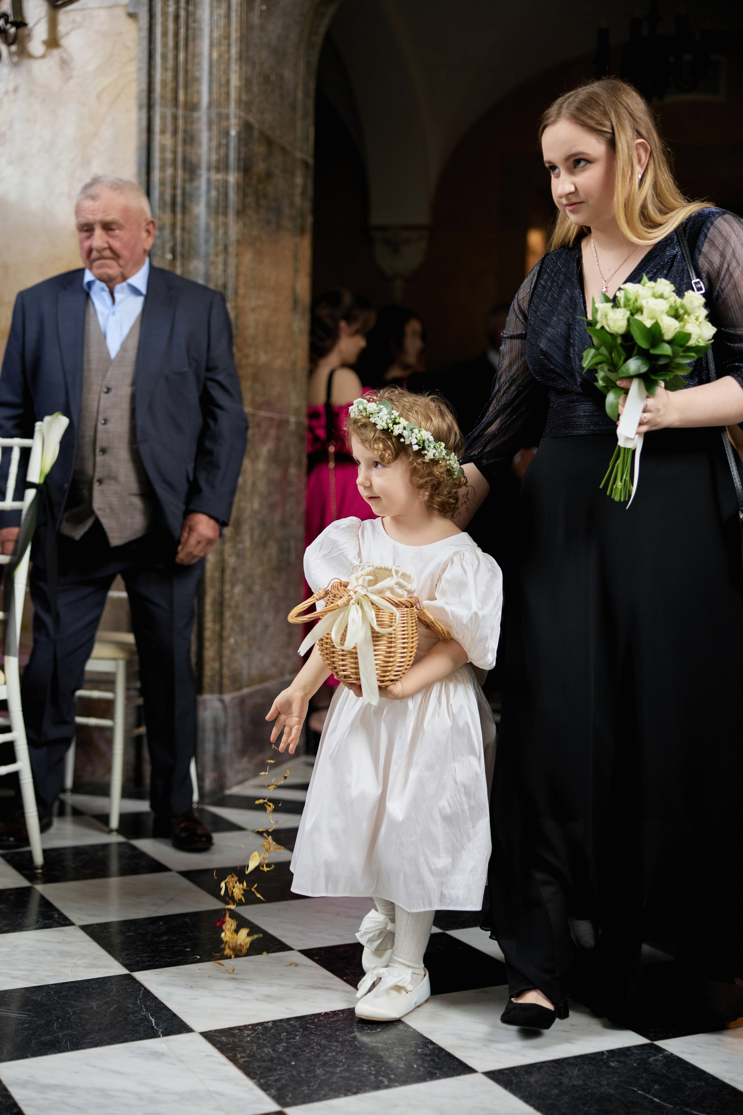 Wiktoria & Kacper. Pałac Goetz. Fotograf ślubny i rodzinny w Krakowie Yana Klymova