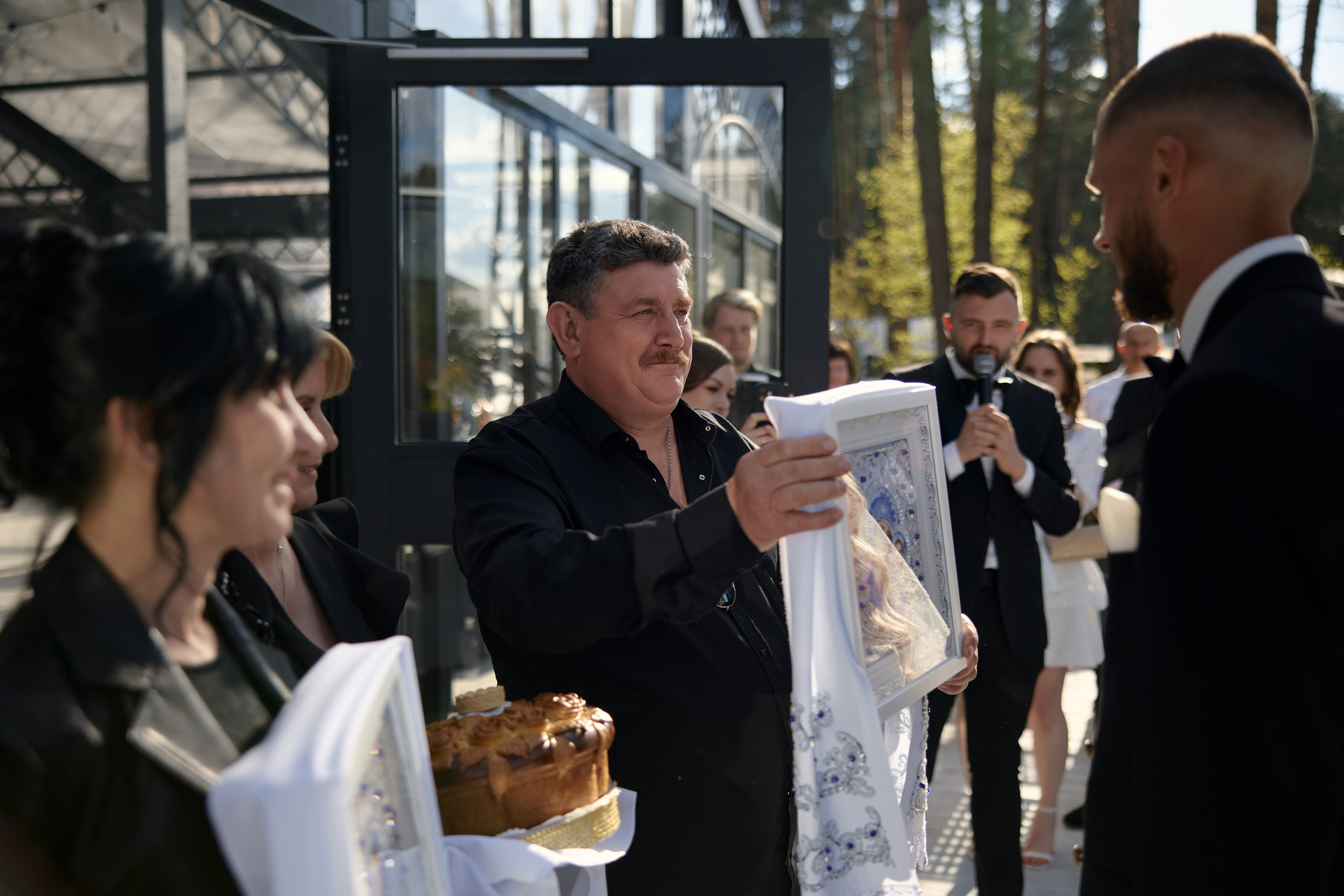 Natalia & Roman. Dworek przy lesie. Fotograf ślubny i rodzinny w Krakowie Yana Klymova