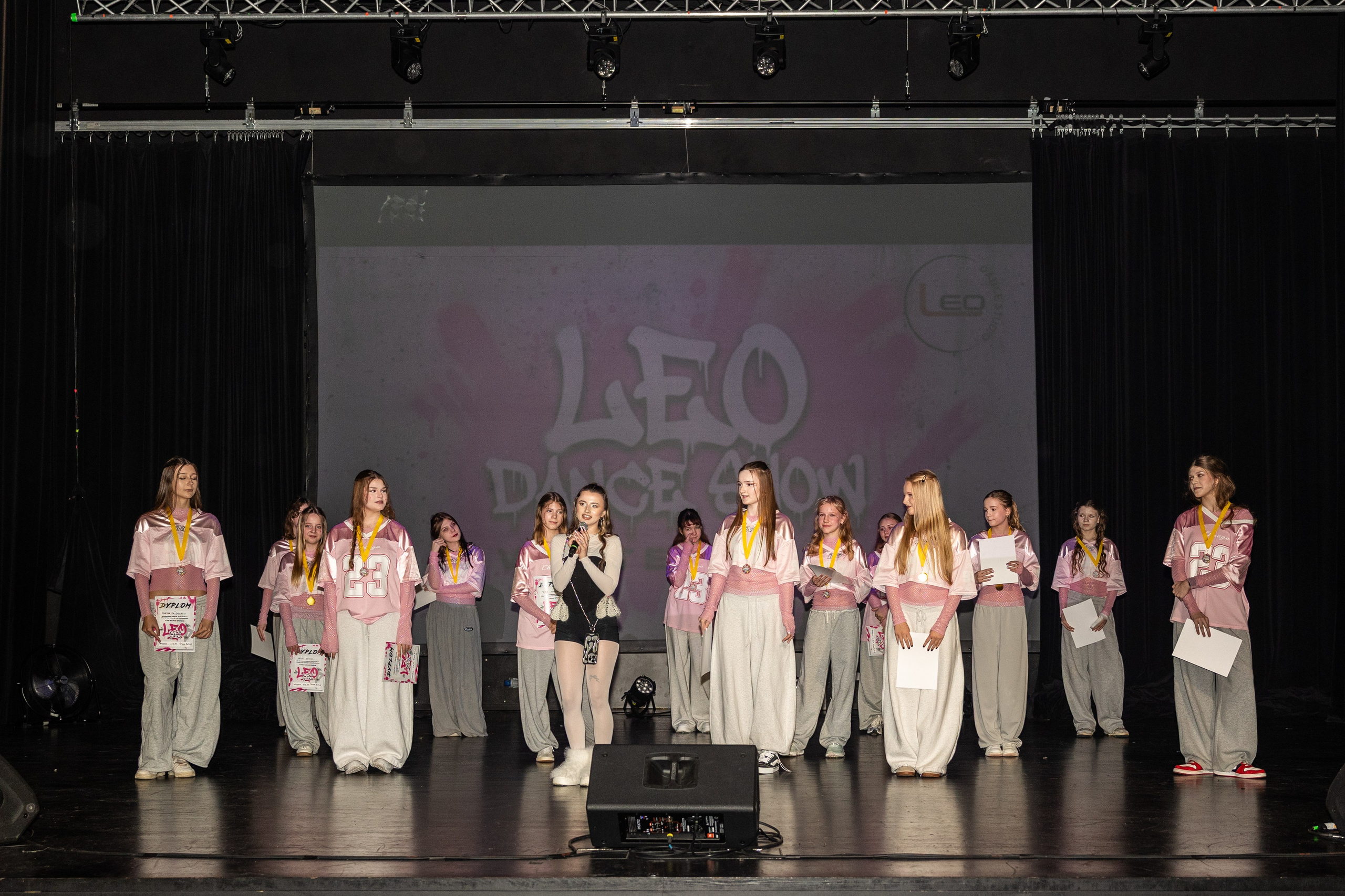 LEO DANCE SHOW WINTER 2025. Семейный и детский фотограф в Варшаве Мила Бобровская