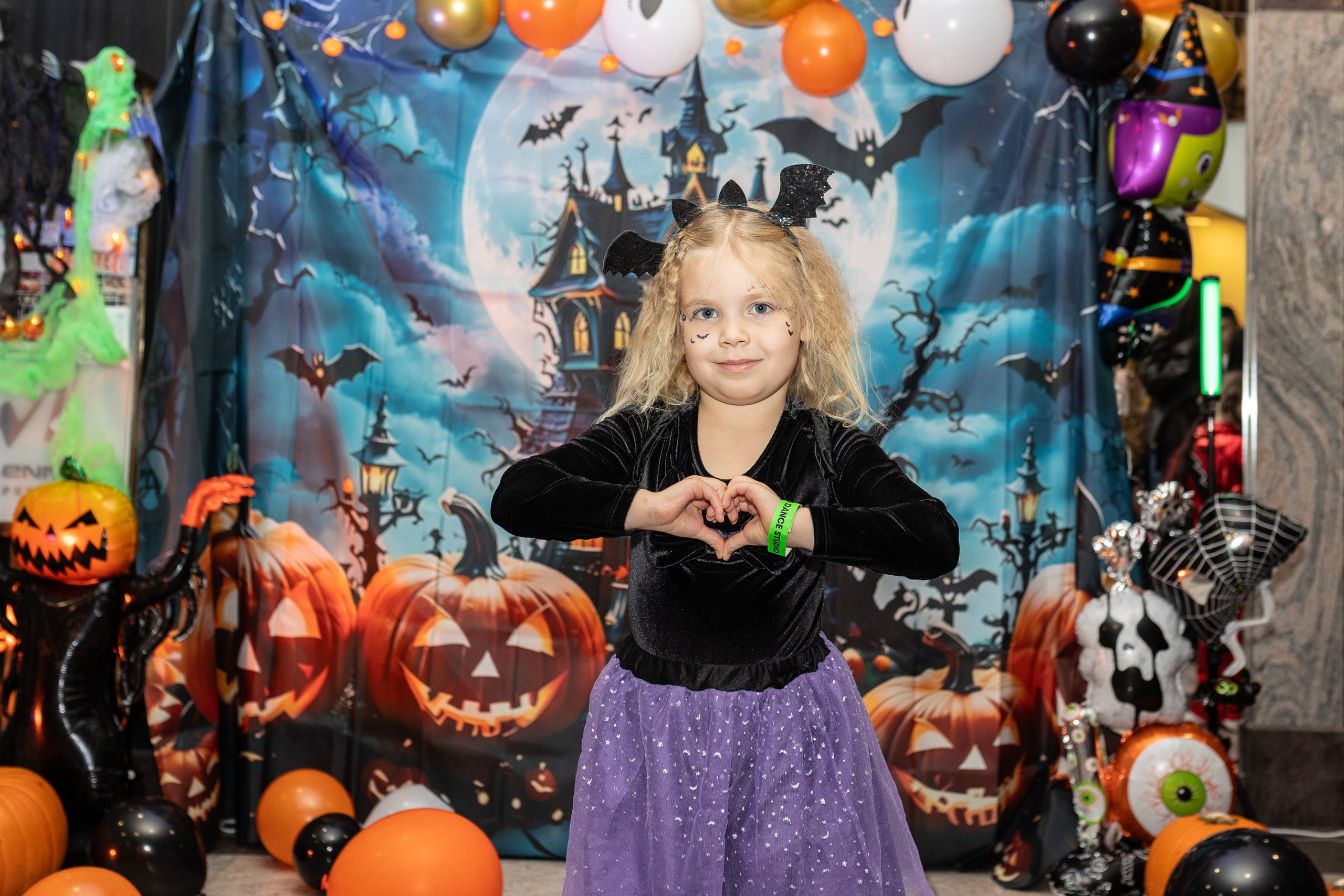 Leo dance studio Helloween 2025. Семейный и детский фотограф в Варшаве Мила Бобровская