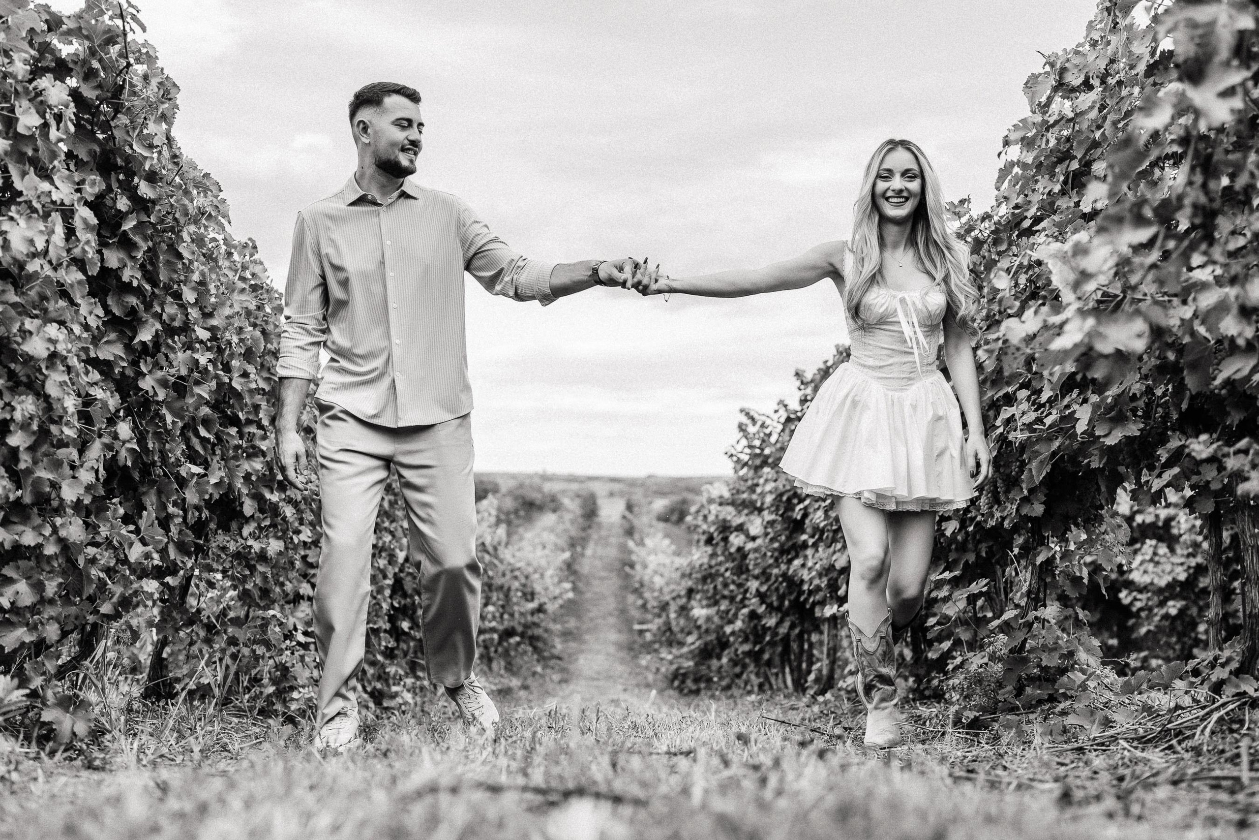 SaveTheDate - Maya&Leo. Fotograf profesionist in Iasi | Marian Matalica