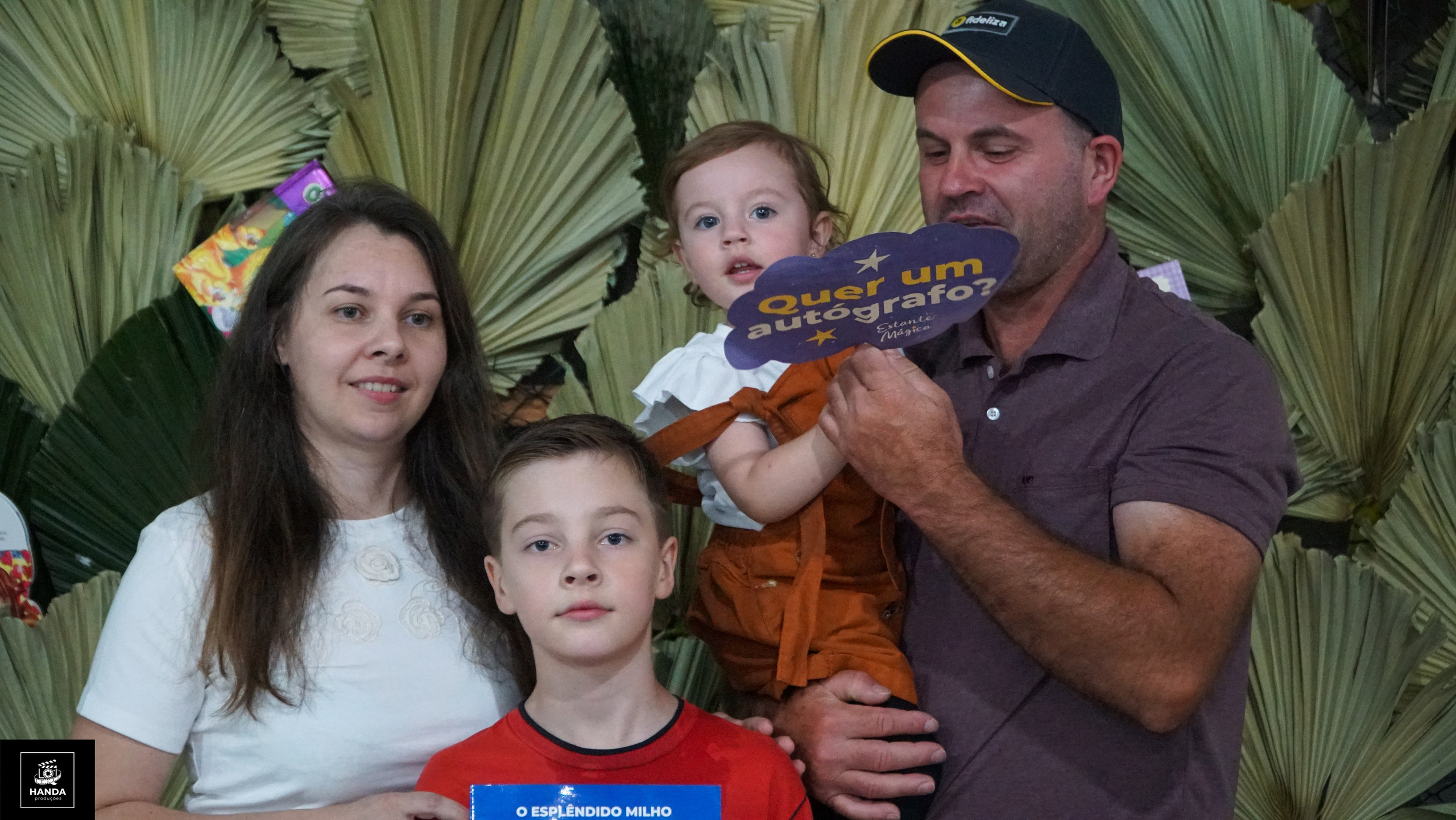 Noite autógrafos colégio Aurélio Buarque de Holanda. Handa Produções